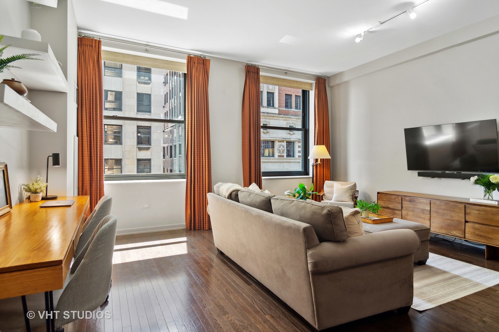 6 N Michigan Avenue Unit: 1306