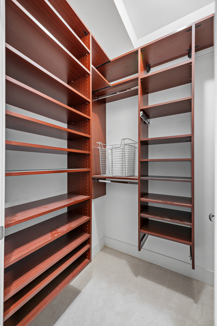 888 S Michigan Avenue Unit: 300