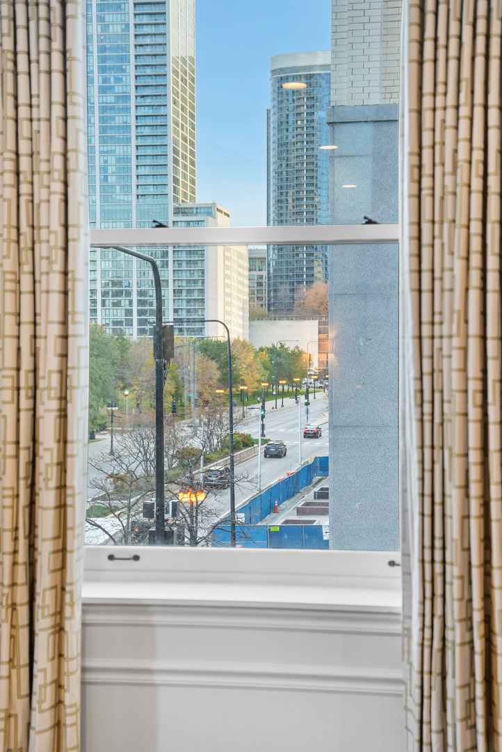 888 S Michigan Avenue Unit: 300