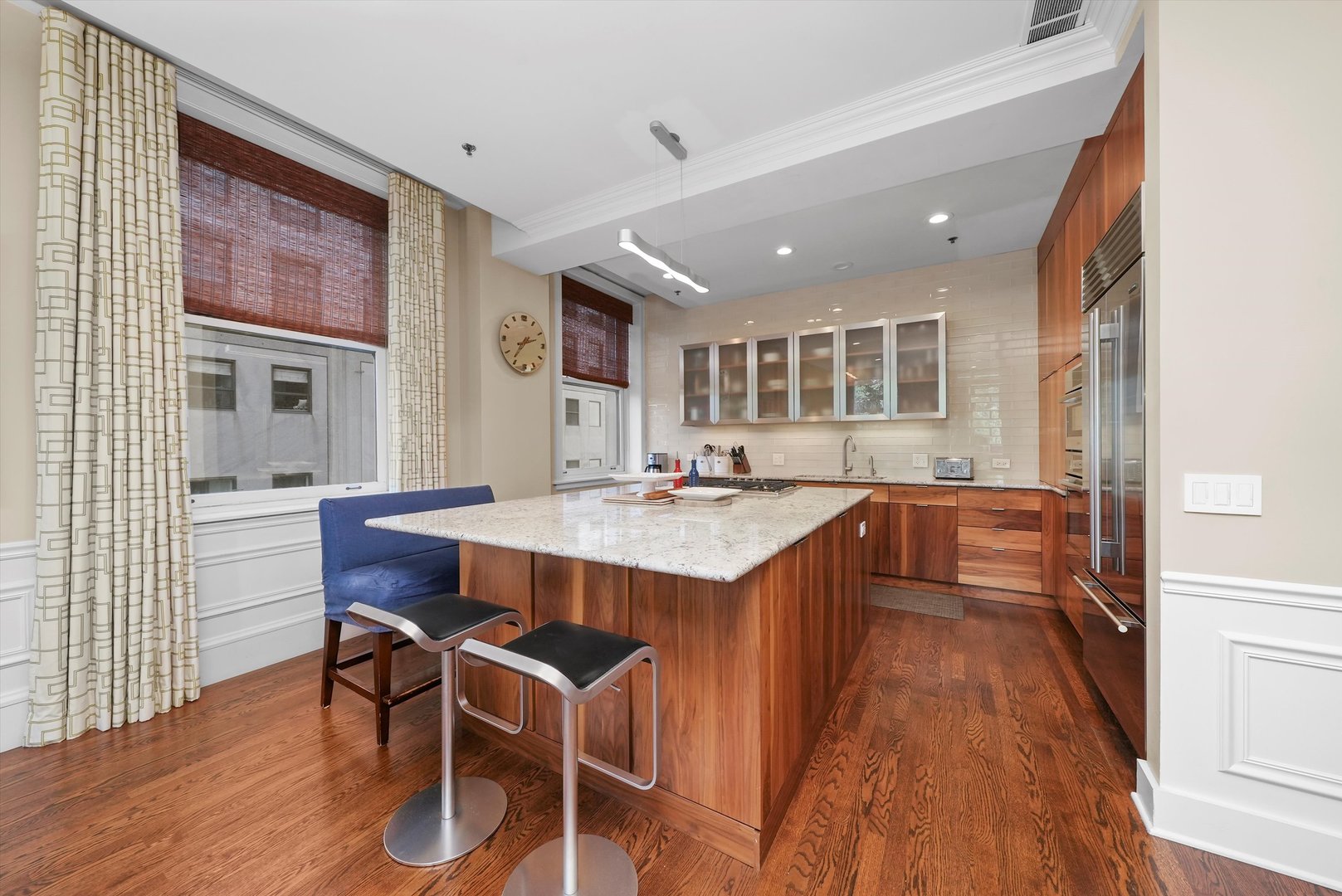 888 S Michigan Avenue Unit: 300