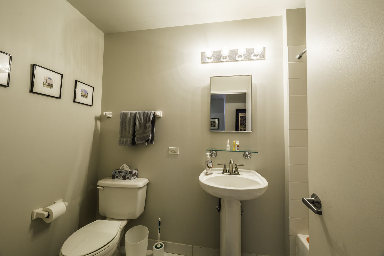 21 W Chestnut Street Unit: 1509