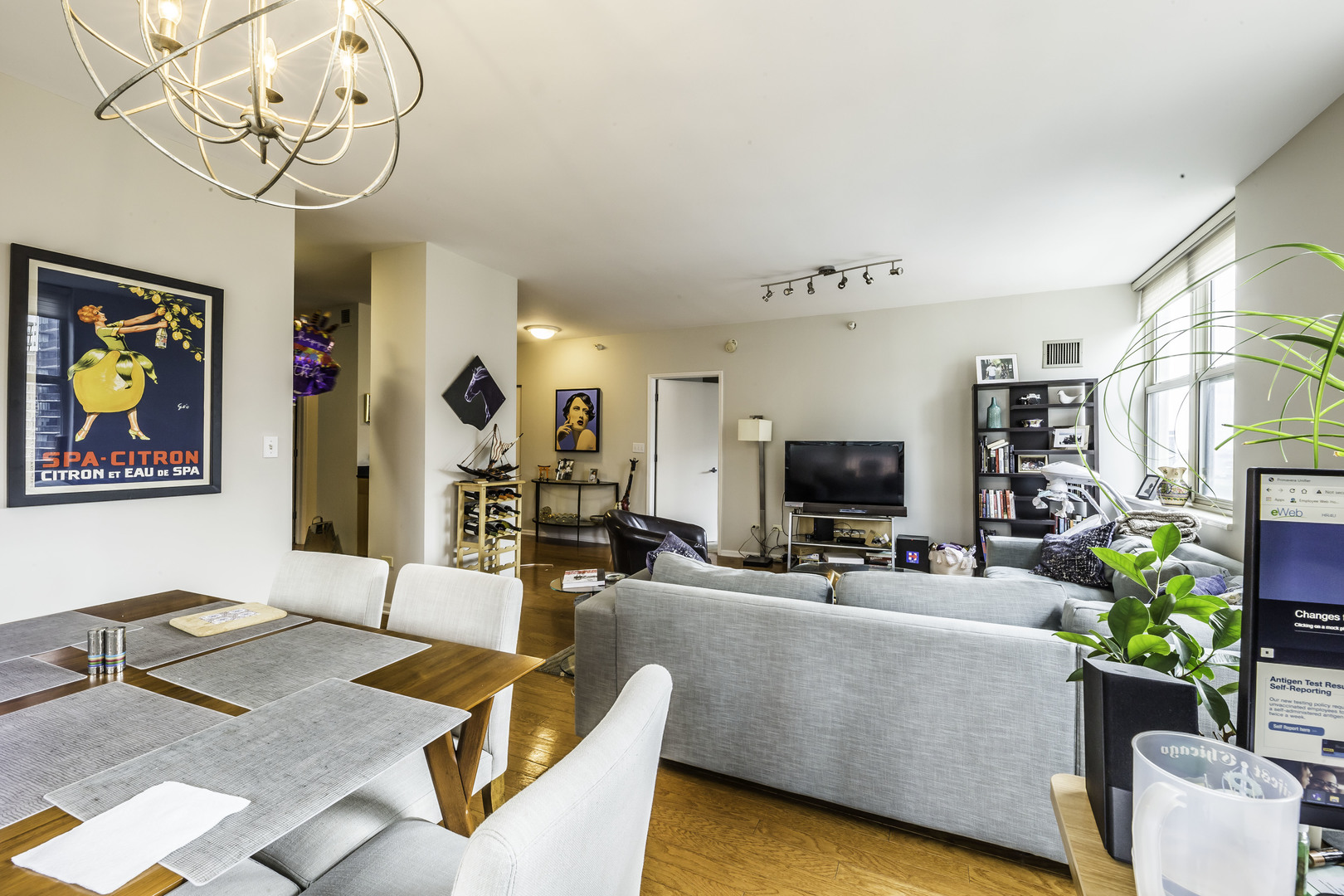 21 W Chestnut Street Unit: 1509