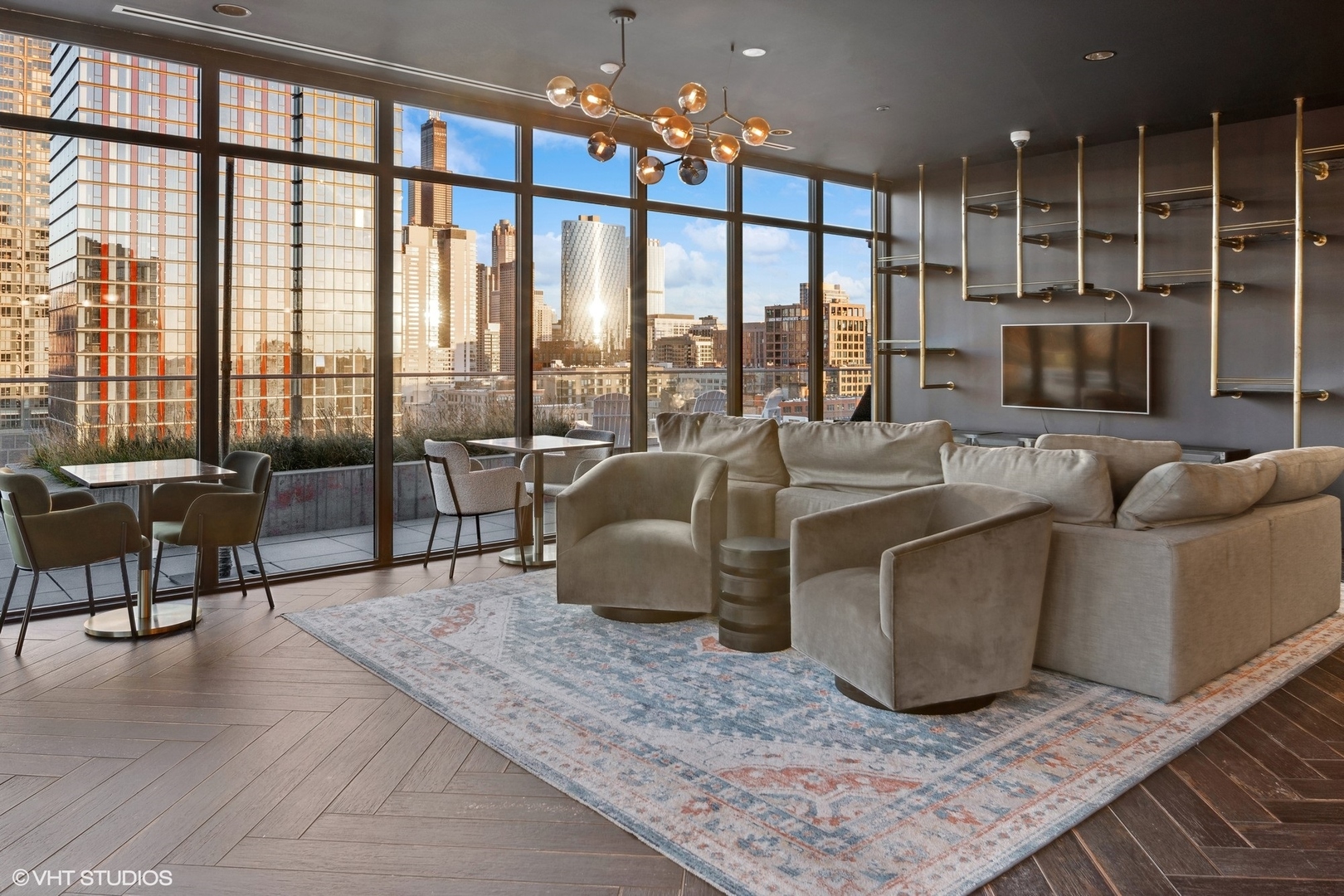 171 N Aberdeen Street Unit: 1007