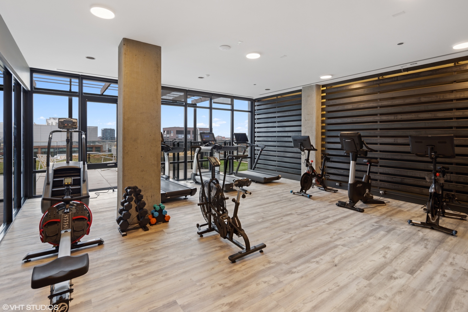 171 N Aberdeen Street Unit: 1007