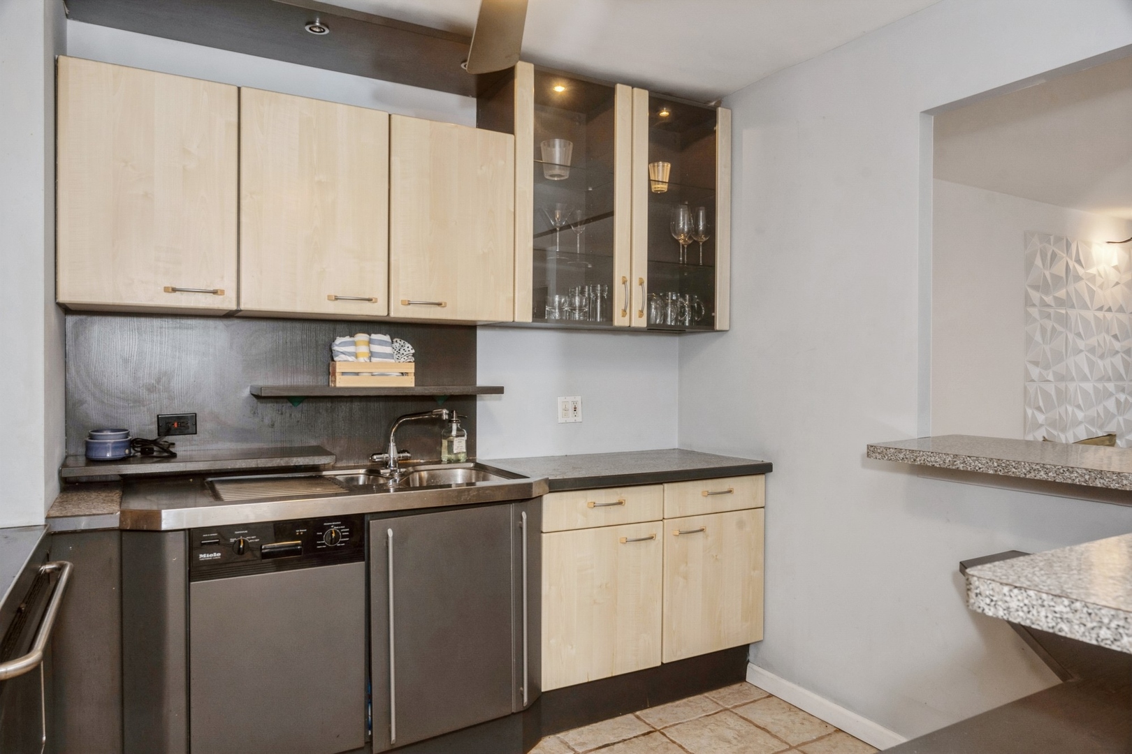 1636 N Wells Street Unit: 2709
