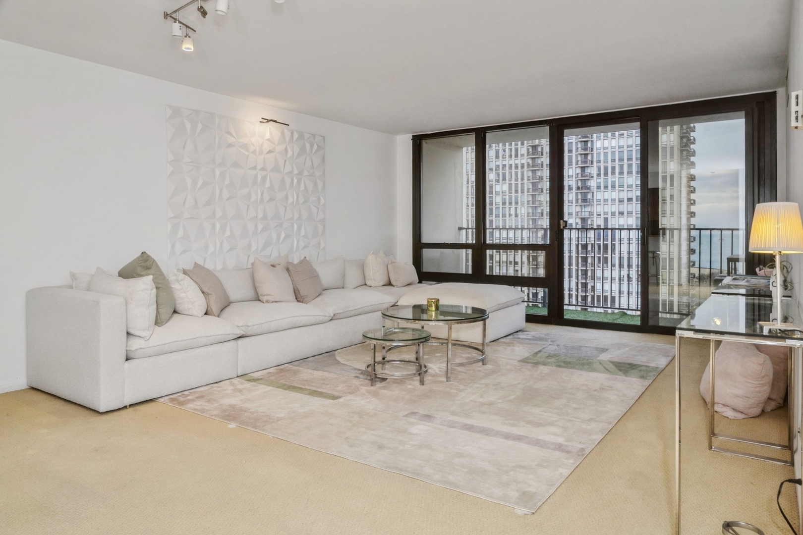 1636 N Wells Street Unit: 2709