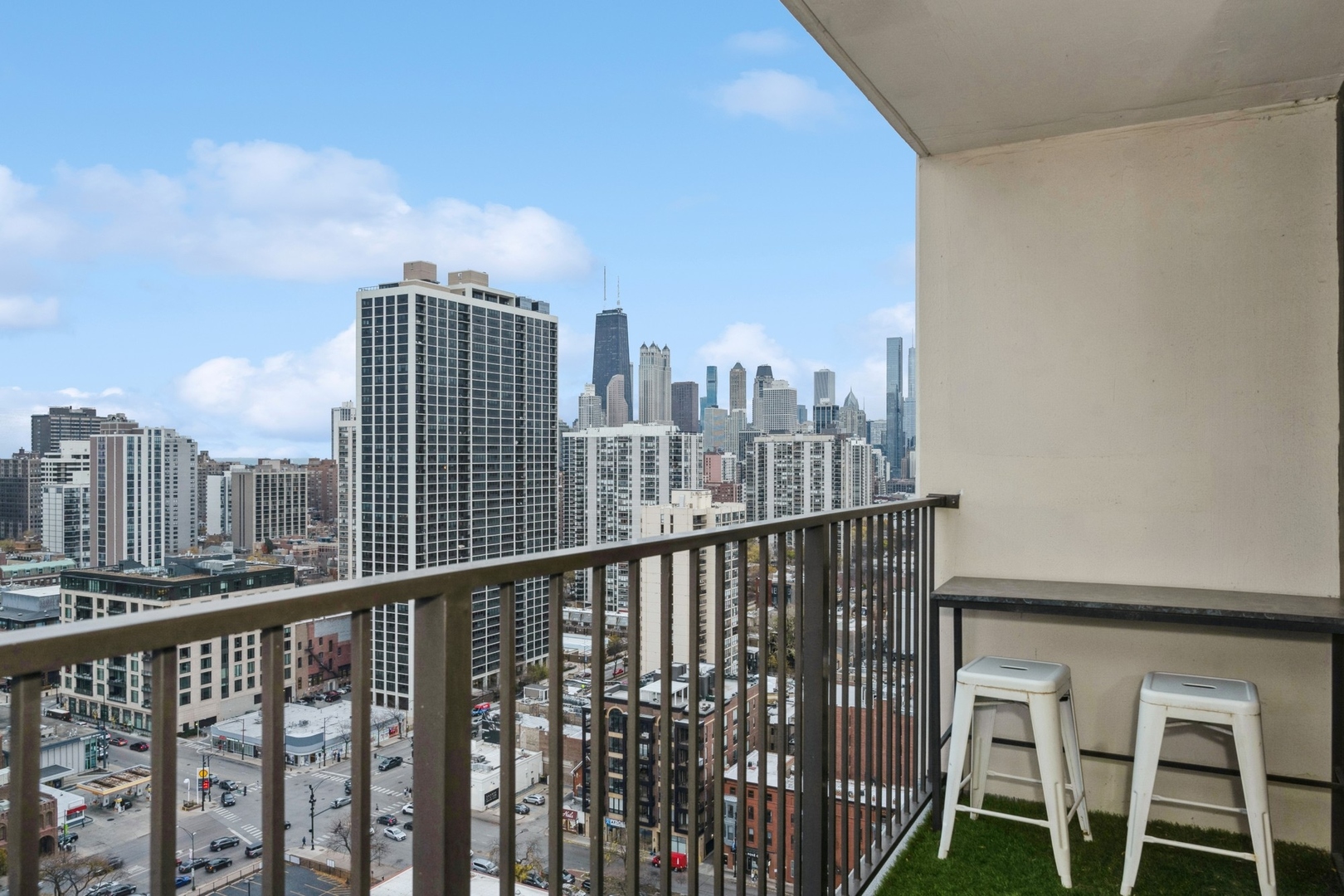 1636 N Wells Street Unit: 2709
