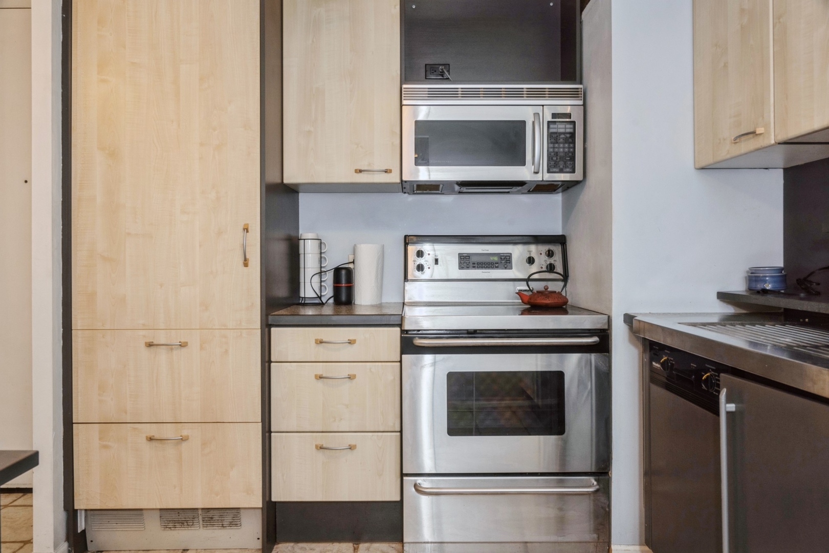 1636 N Wells Street Unit: 2709