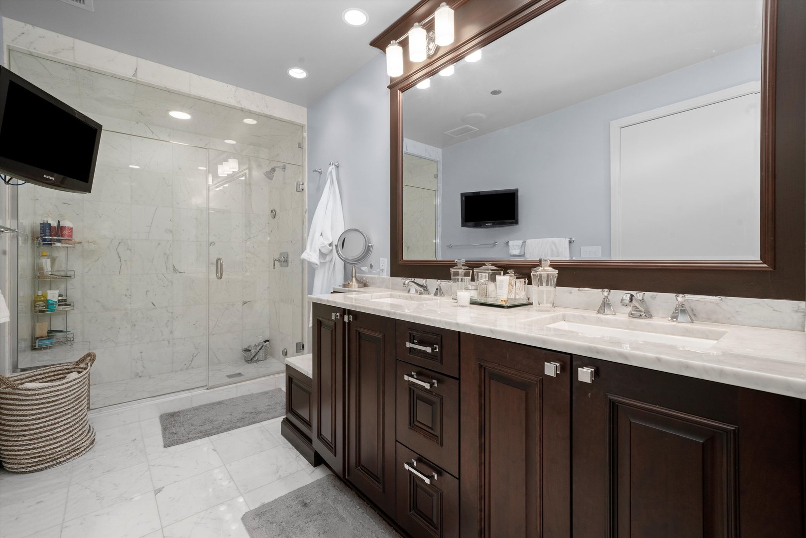 60 E Monroe Street Unit: 2502
