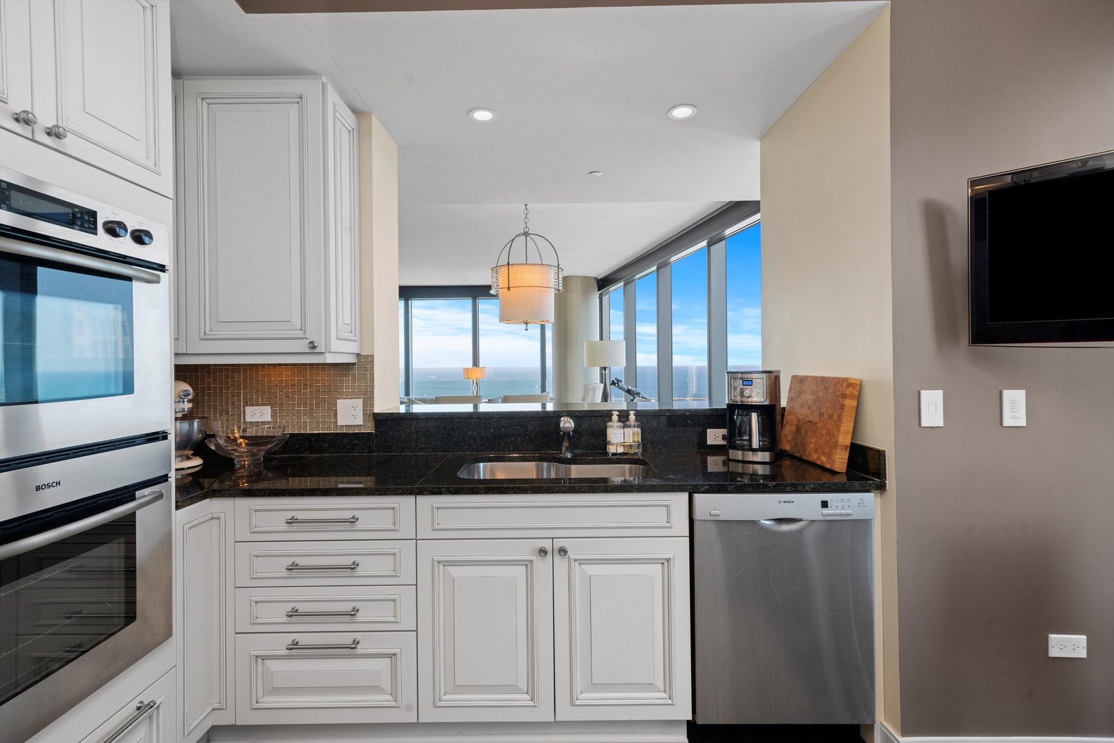 60 E Monroe Street Unit: 2502