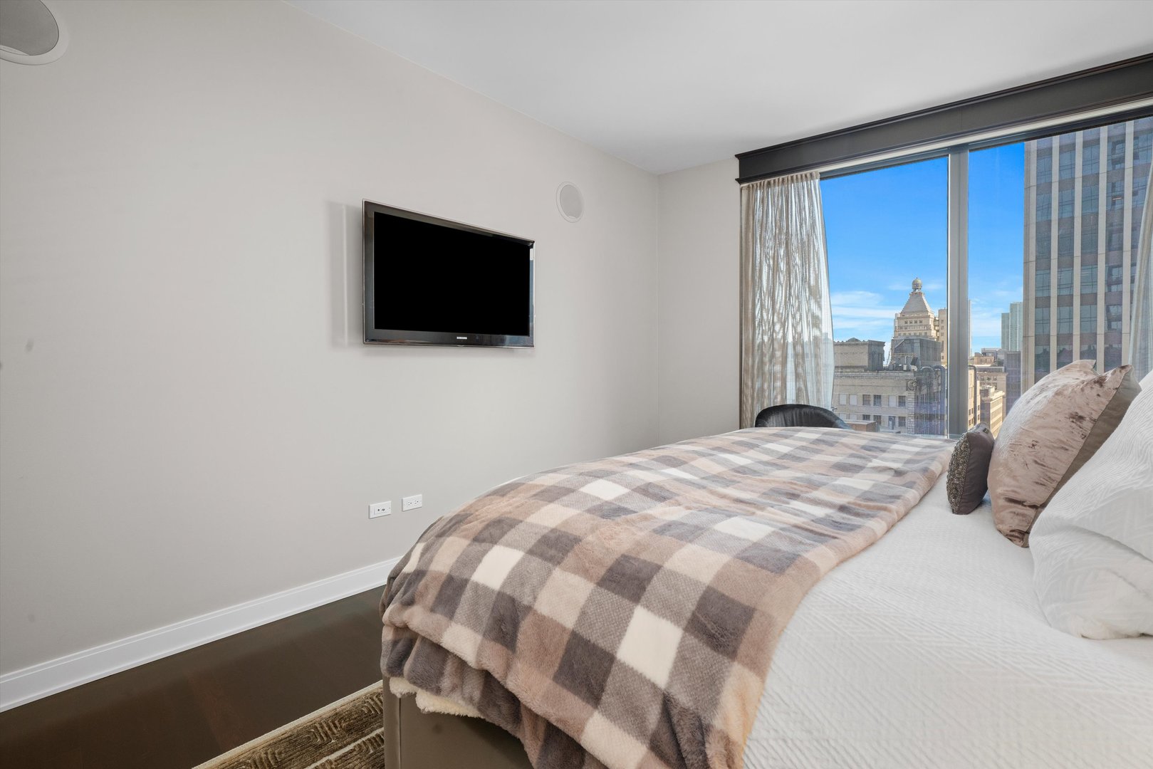 60 E Monroe Street Unit: 2502