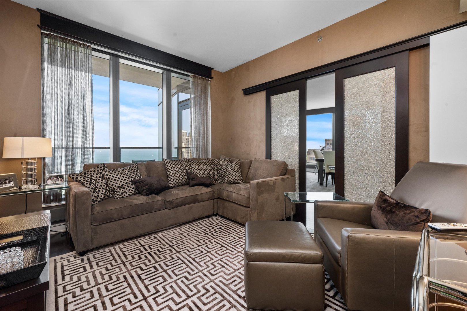 60 E Monroe Street Unit: 2502