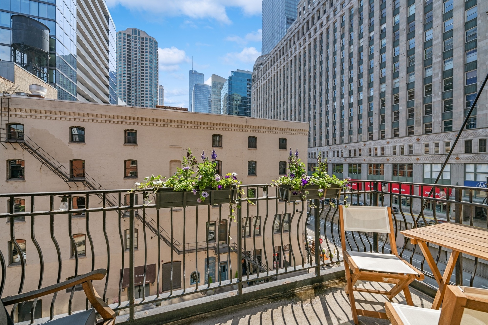 333 W Hubbard Street Unit: 411