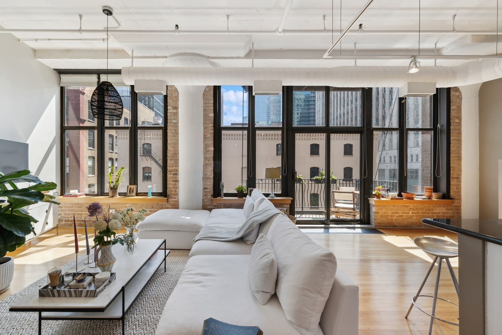 333 W Hubbard Street Unit: 411