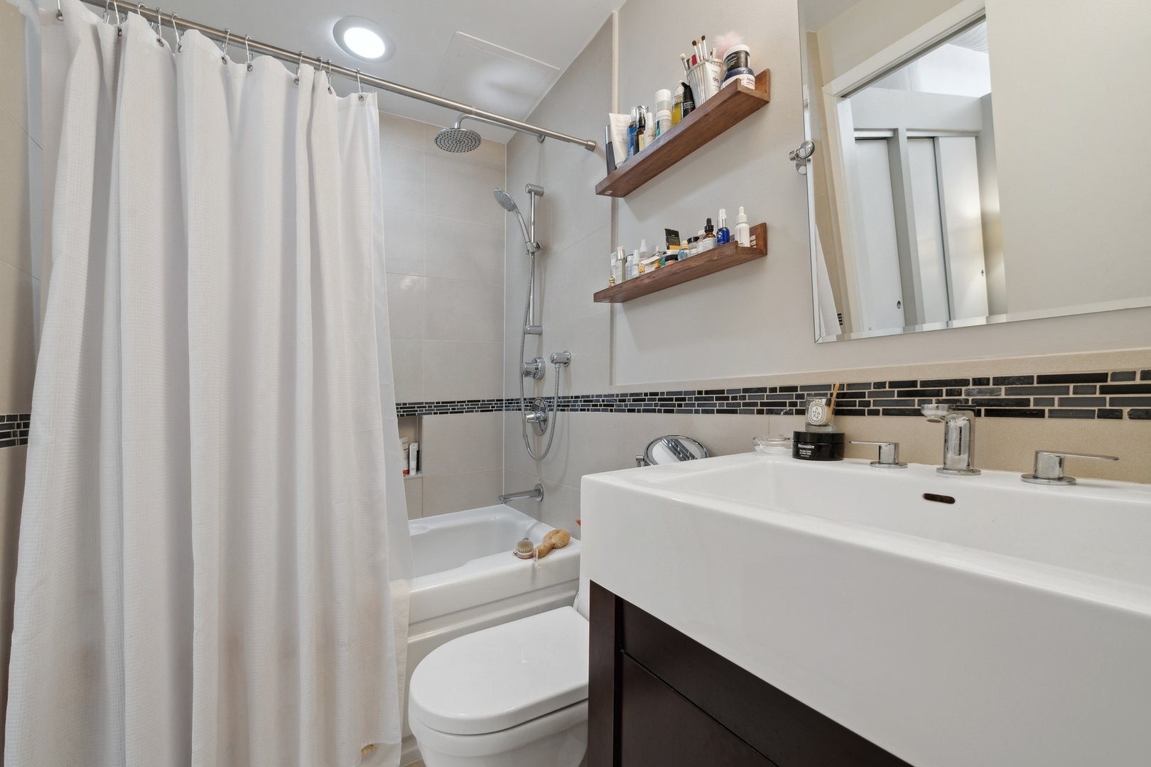 333 W Hubbard Street Unit: 411