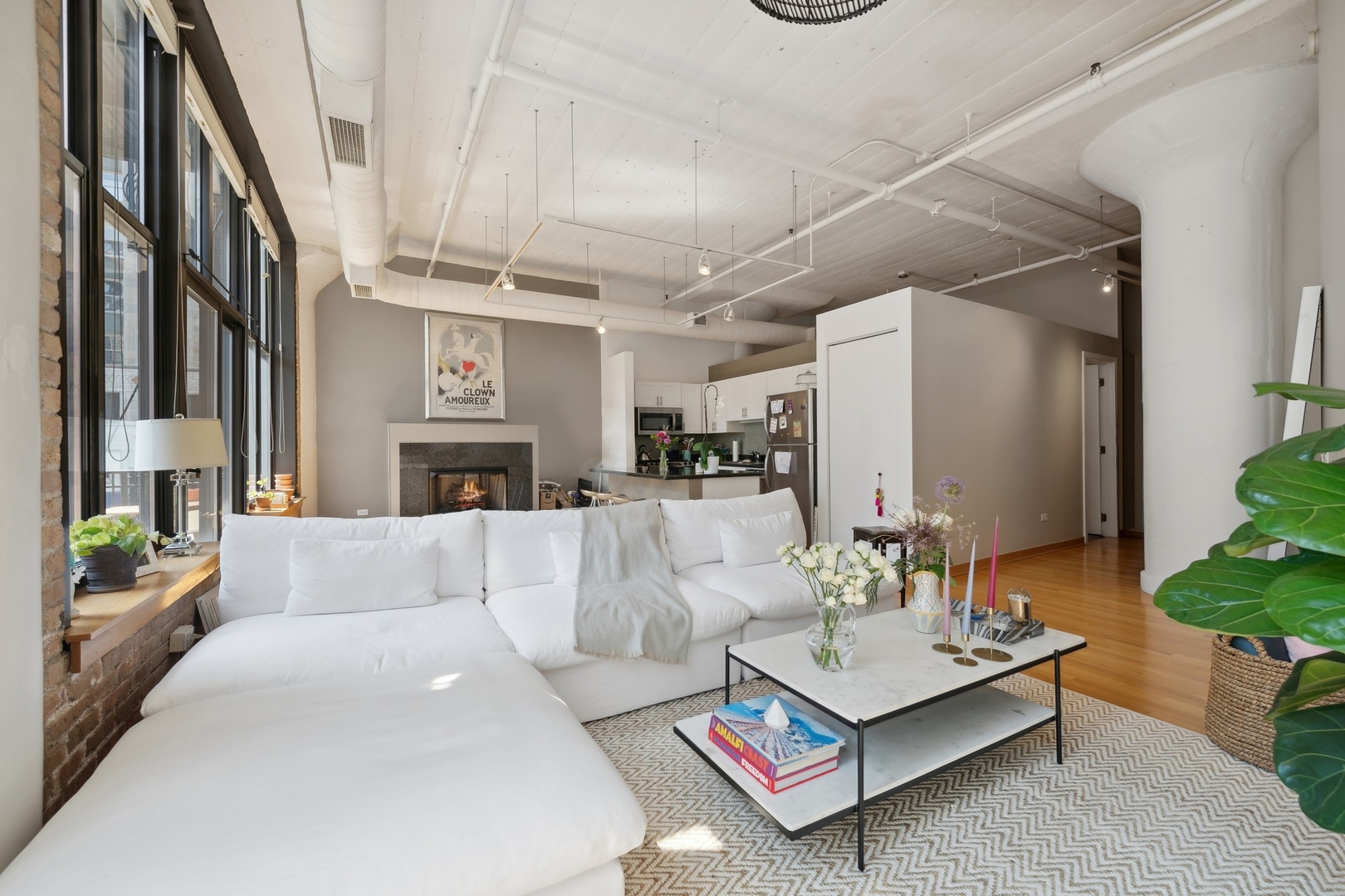 333 W Hubbard Street Unit: 411