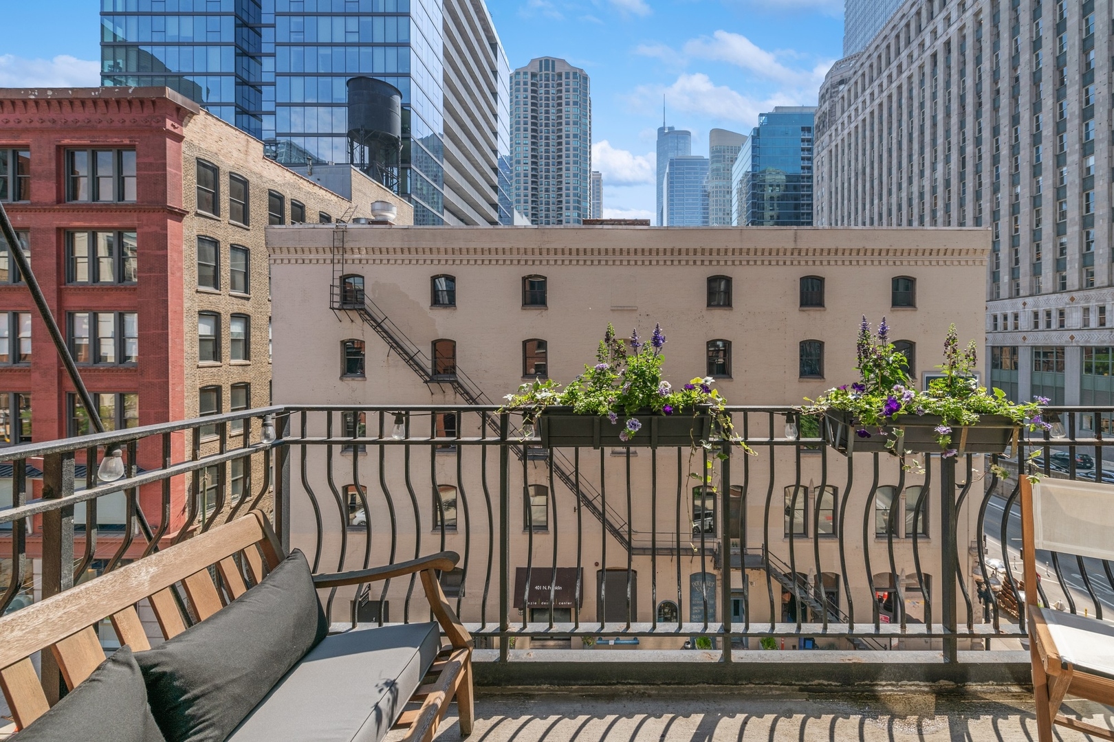 333 W Hubbard Street Unit: 411
