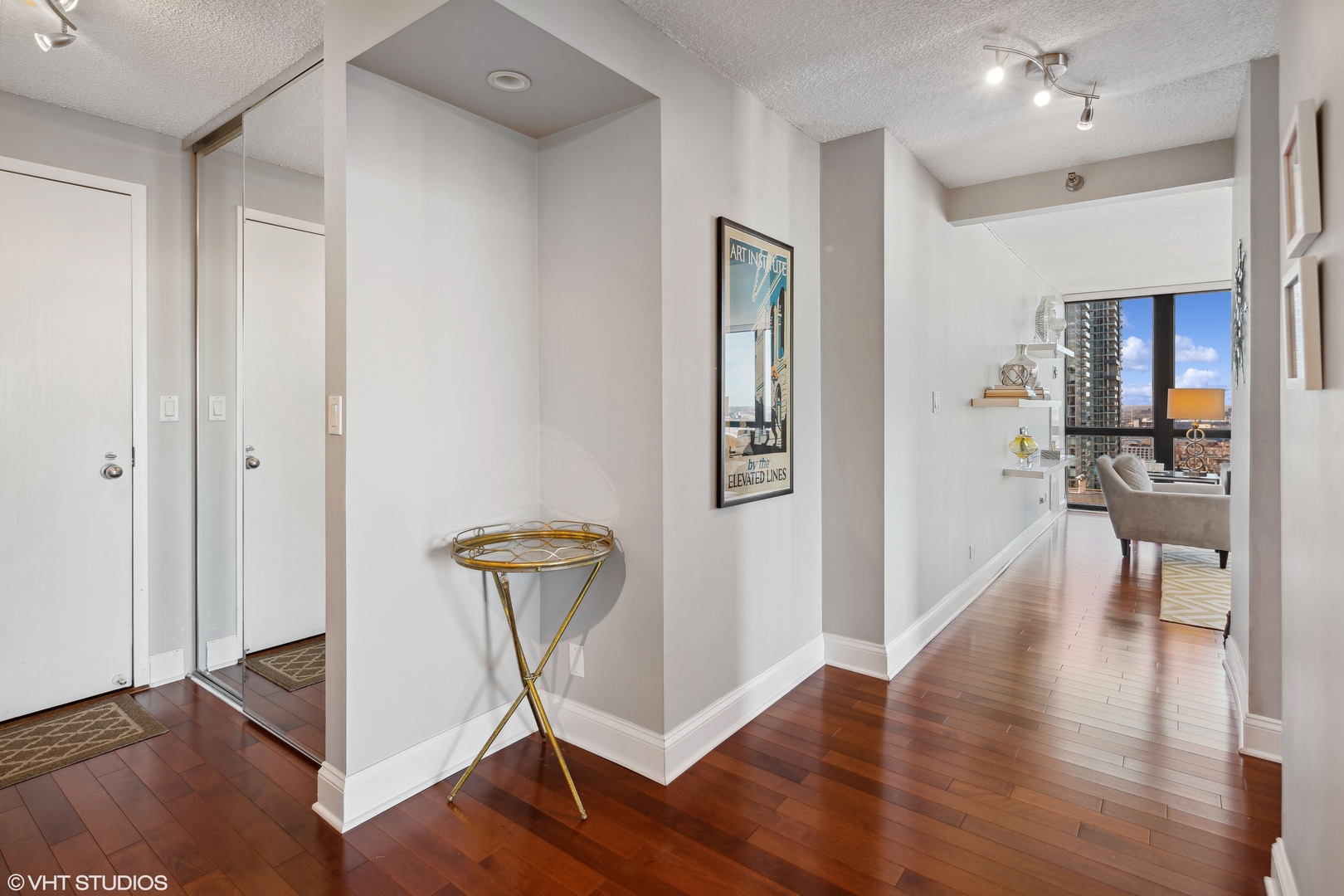 1122 N CLARK Street Unit: 2703