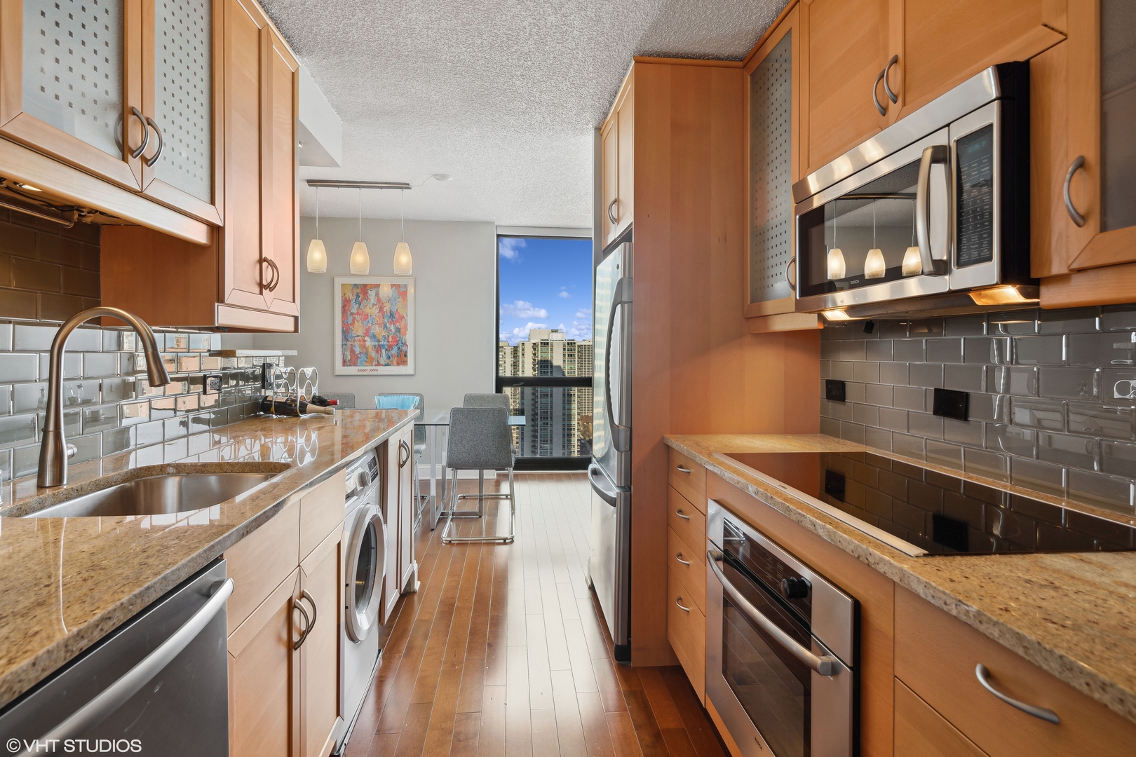 1122 N CLARK Street Unit: 2703