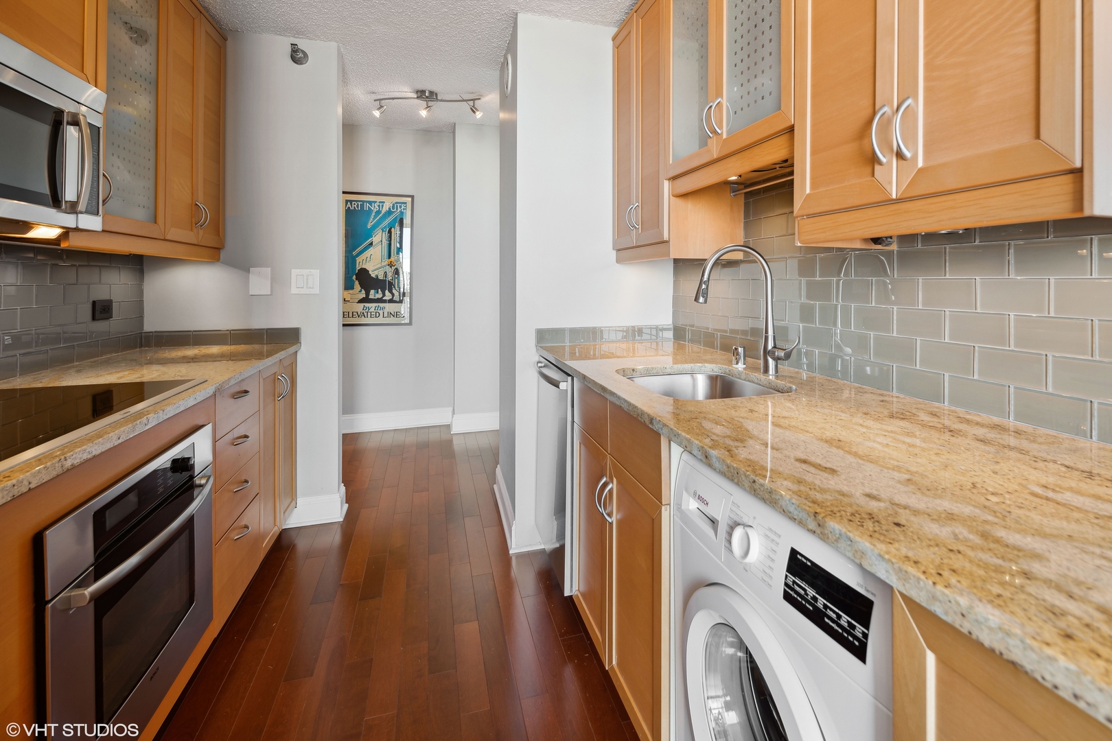 1122 N CLARK Street Unit: 2703