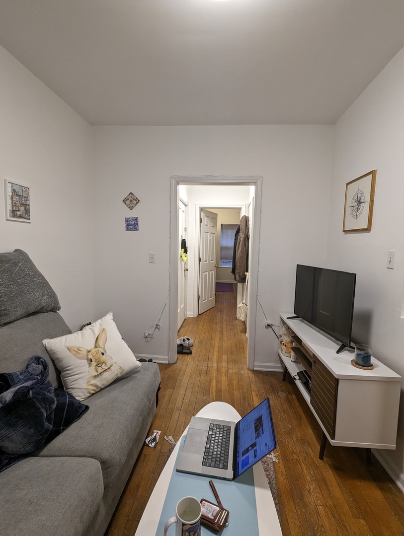 683 1/2 W Wrightwood Avenue Unit: 2S