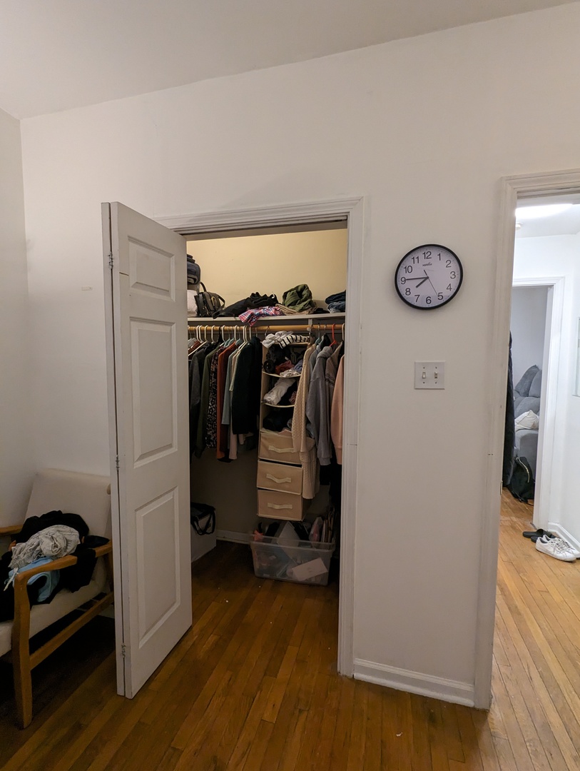 683 1/2 W Wrightwood Avenue Unit: 2S