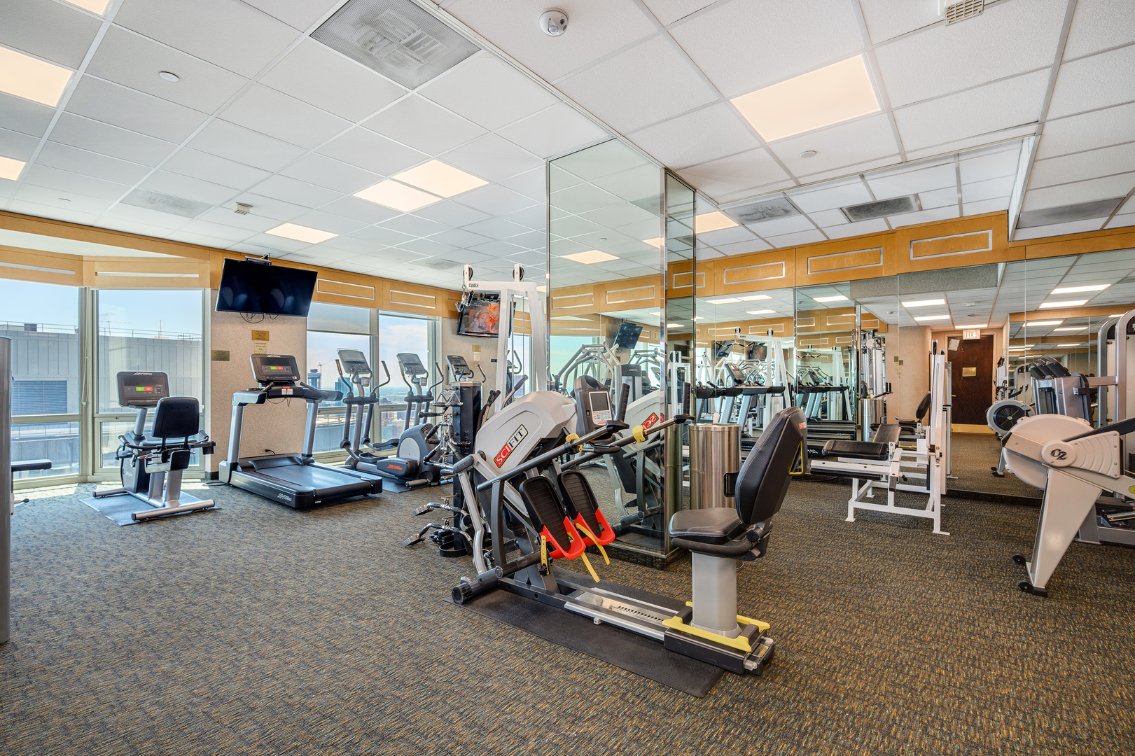 195 N HARBOR Drive Unit: 1504