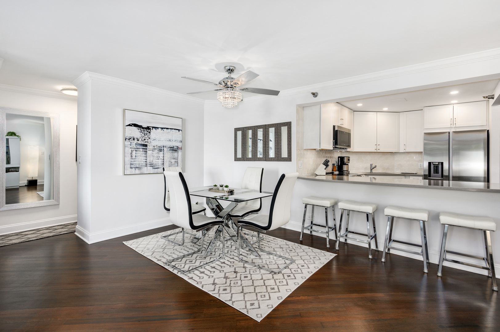 195 N HARBOR Drive Unit: 1504