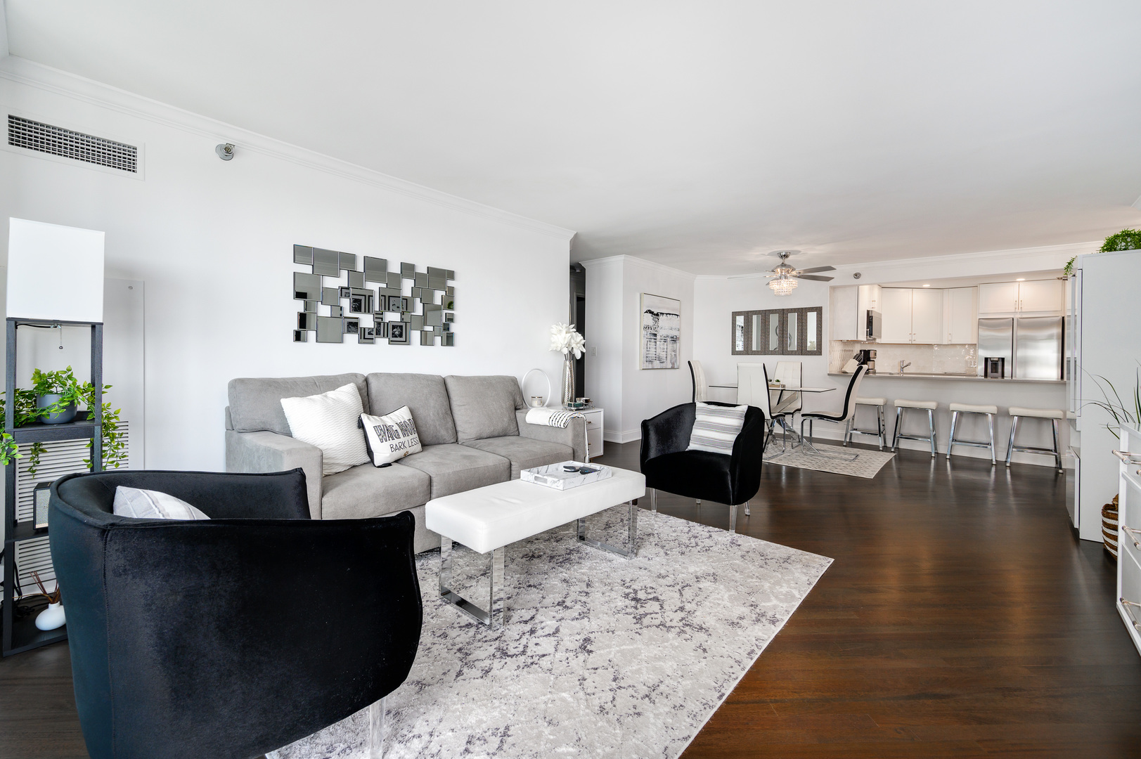 195 N HARBOR Drive Unit: 1504