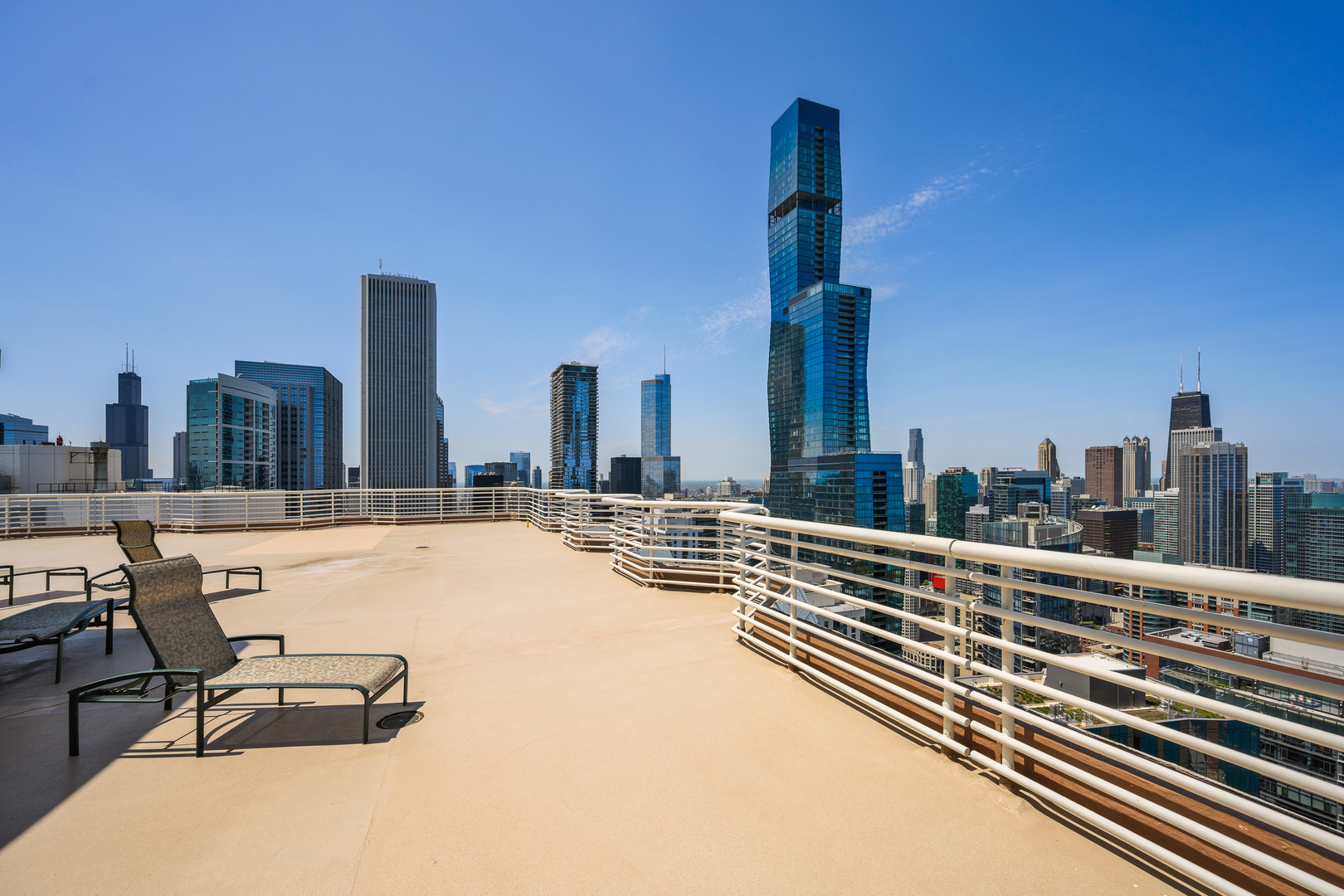 195 N HARBOR Drive Unit: 1504
