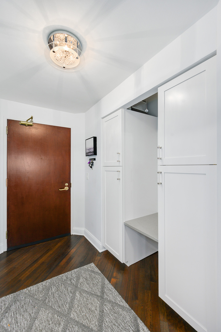 195 N HARBOR Drive Unit: 1504