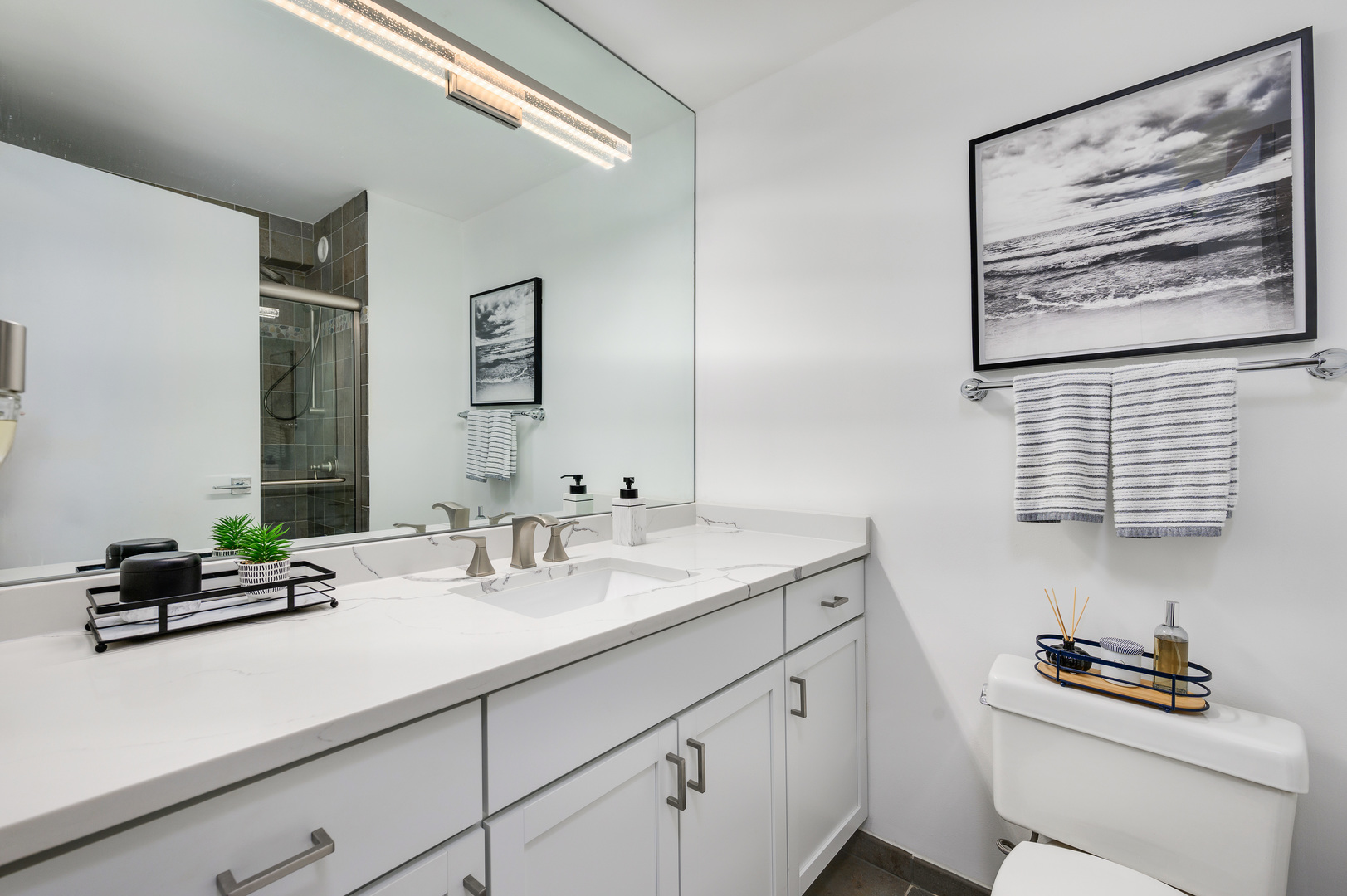 195 N HARBOR Drive Unit: 1504