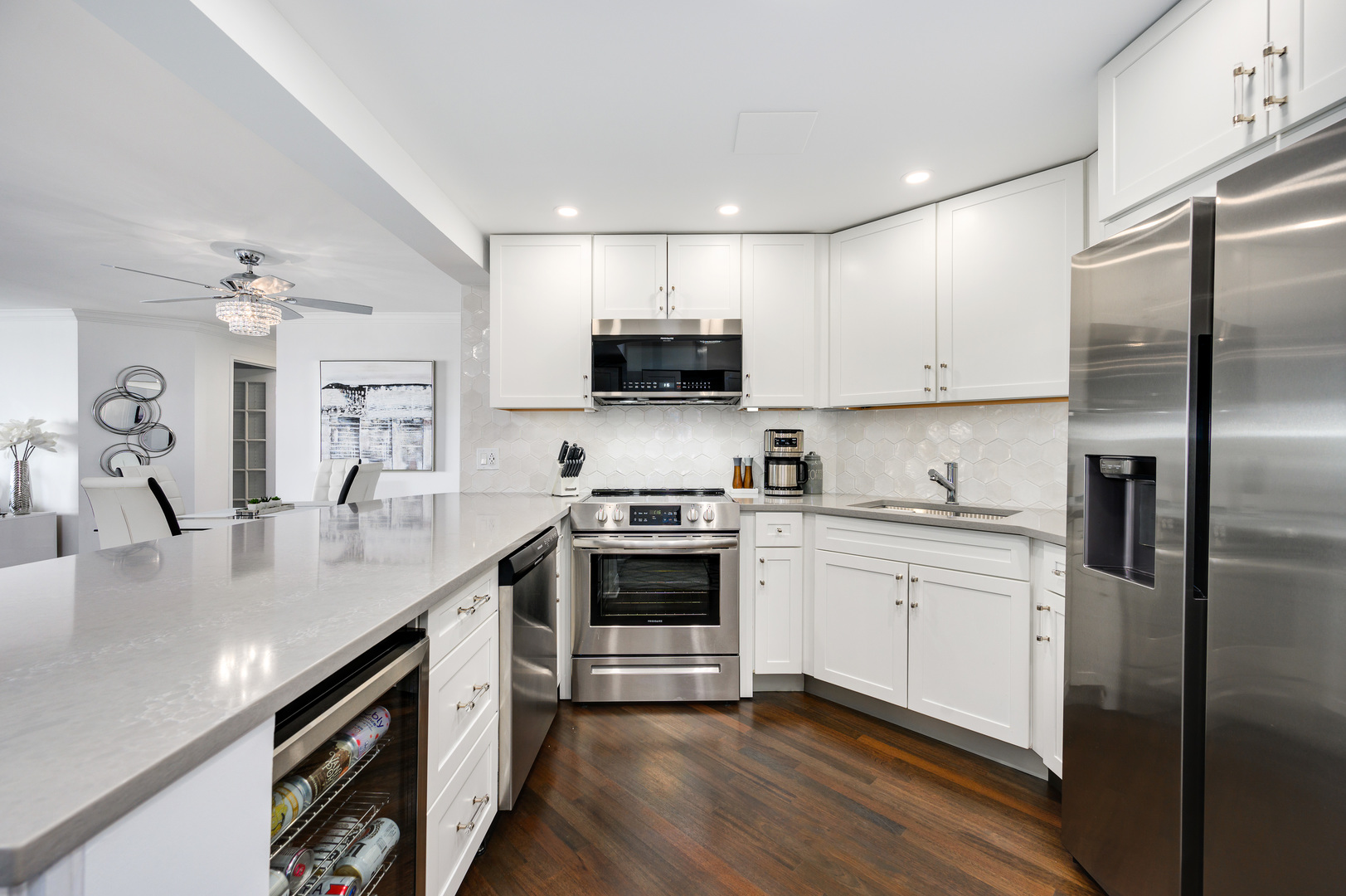 195 N HARBOR Drive Unit: 1504