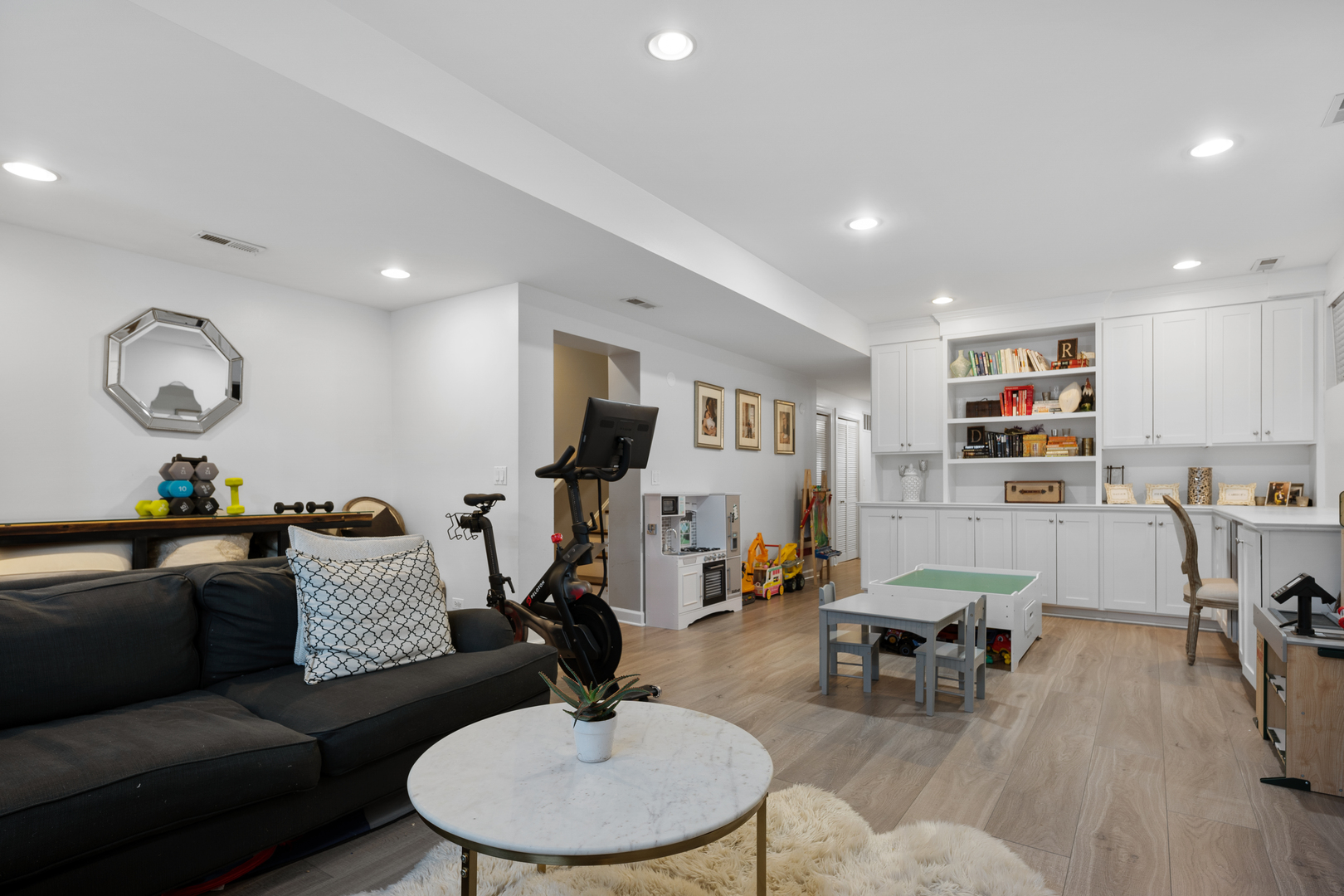 1707 N Larrabee Street Unit: 1S