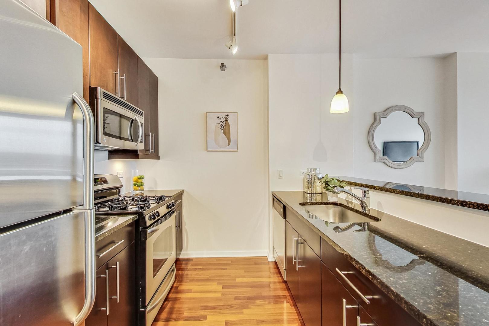 123 S Green Street Unit: 1010B