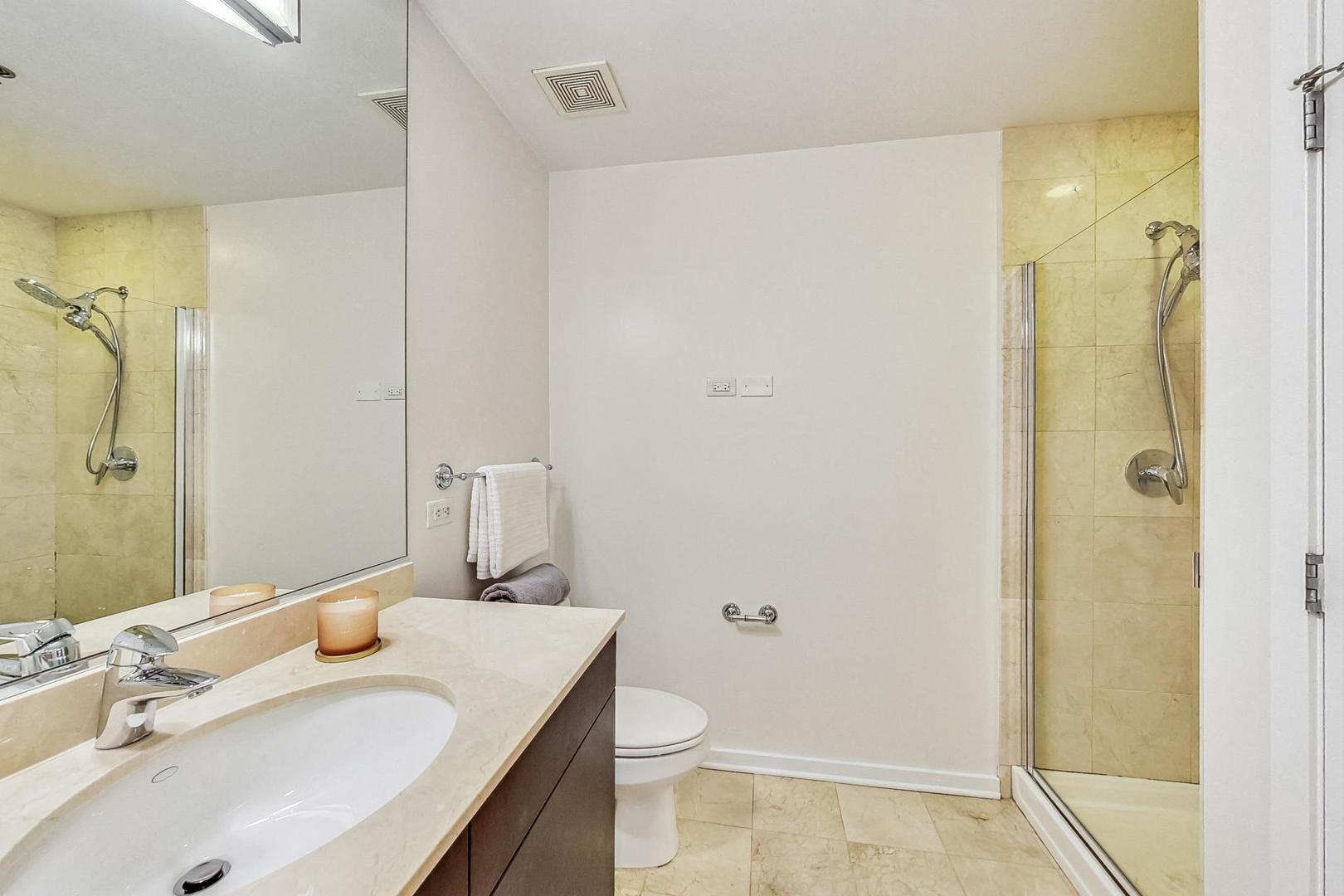 123 S Green Street Unit: 1010B