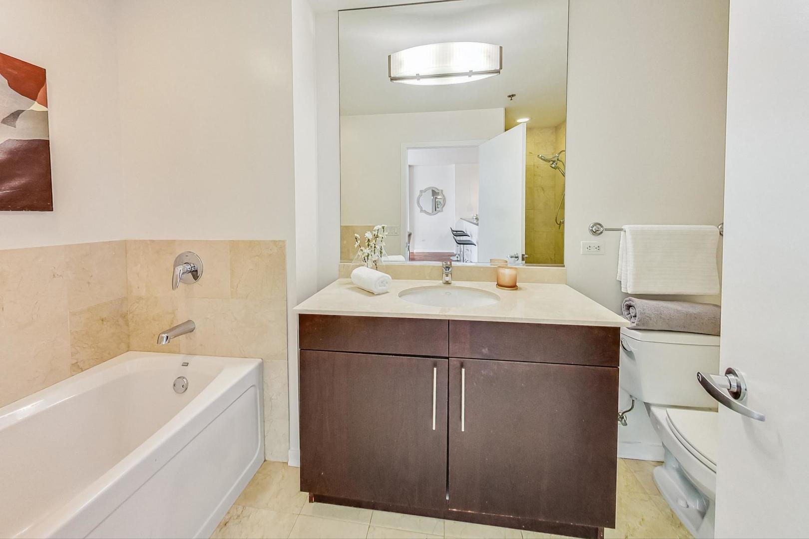 123 S Green Street Unit: 1010B