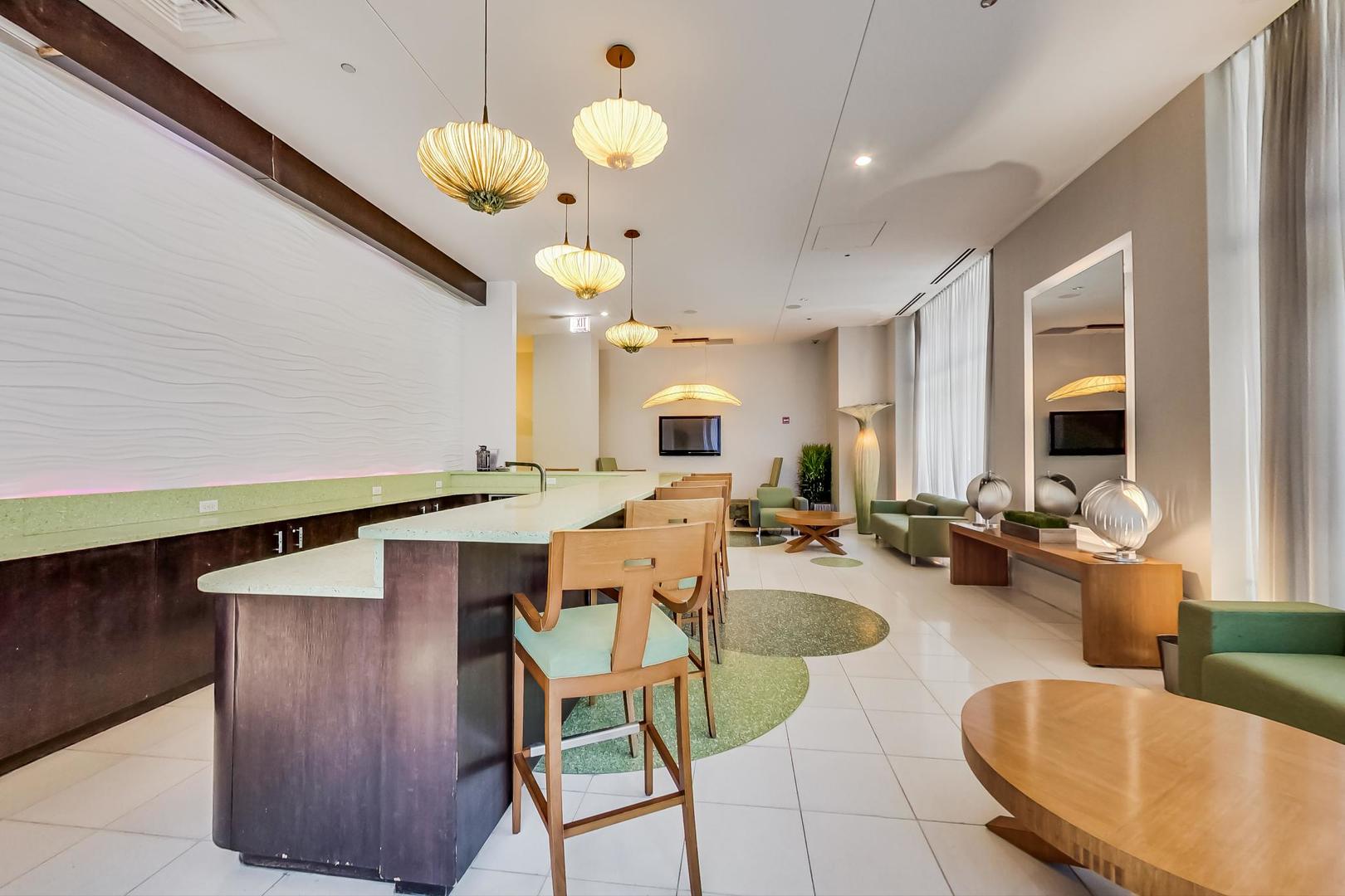 123 S Green Street Unit: 1010B