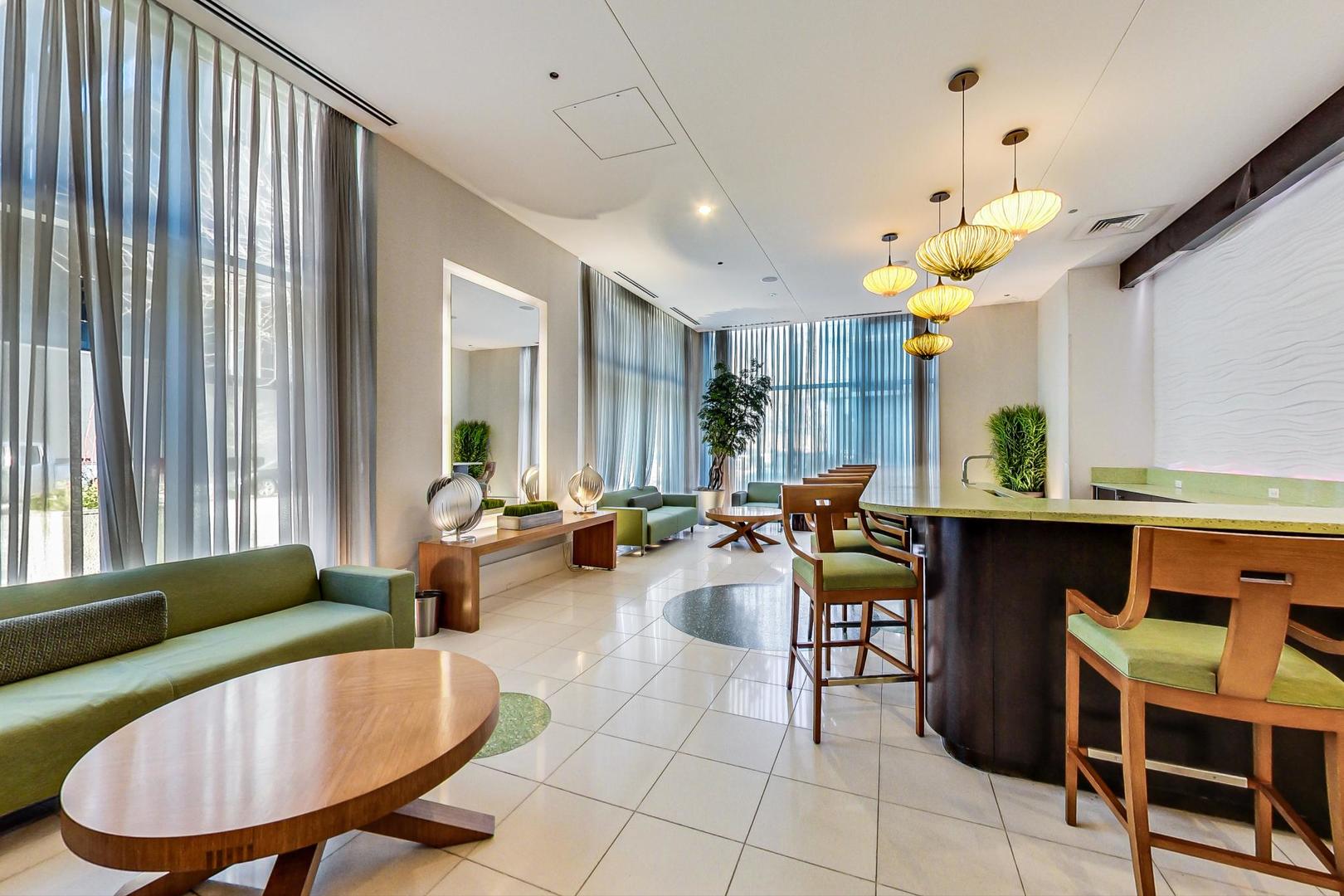 123 S Green Street Unit: 1010B