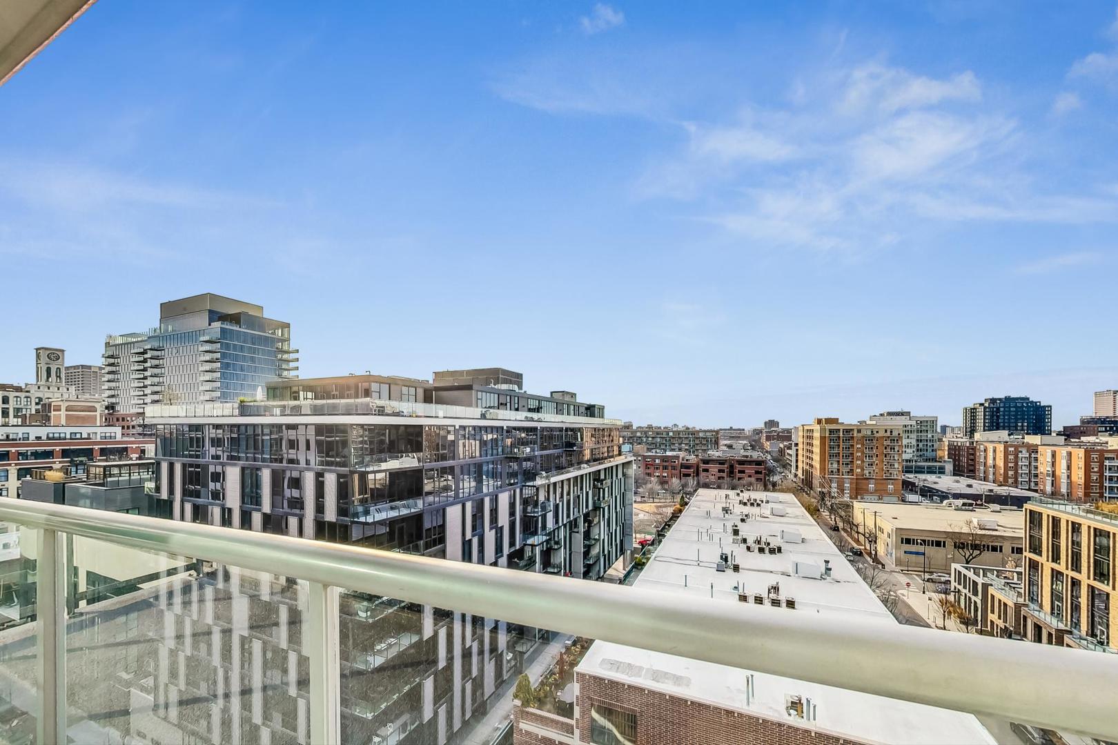 123 S Green Street Unit: 1010B