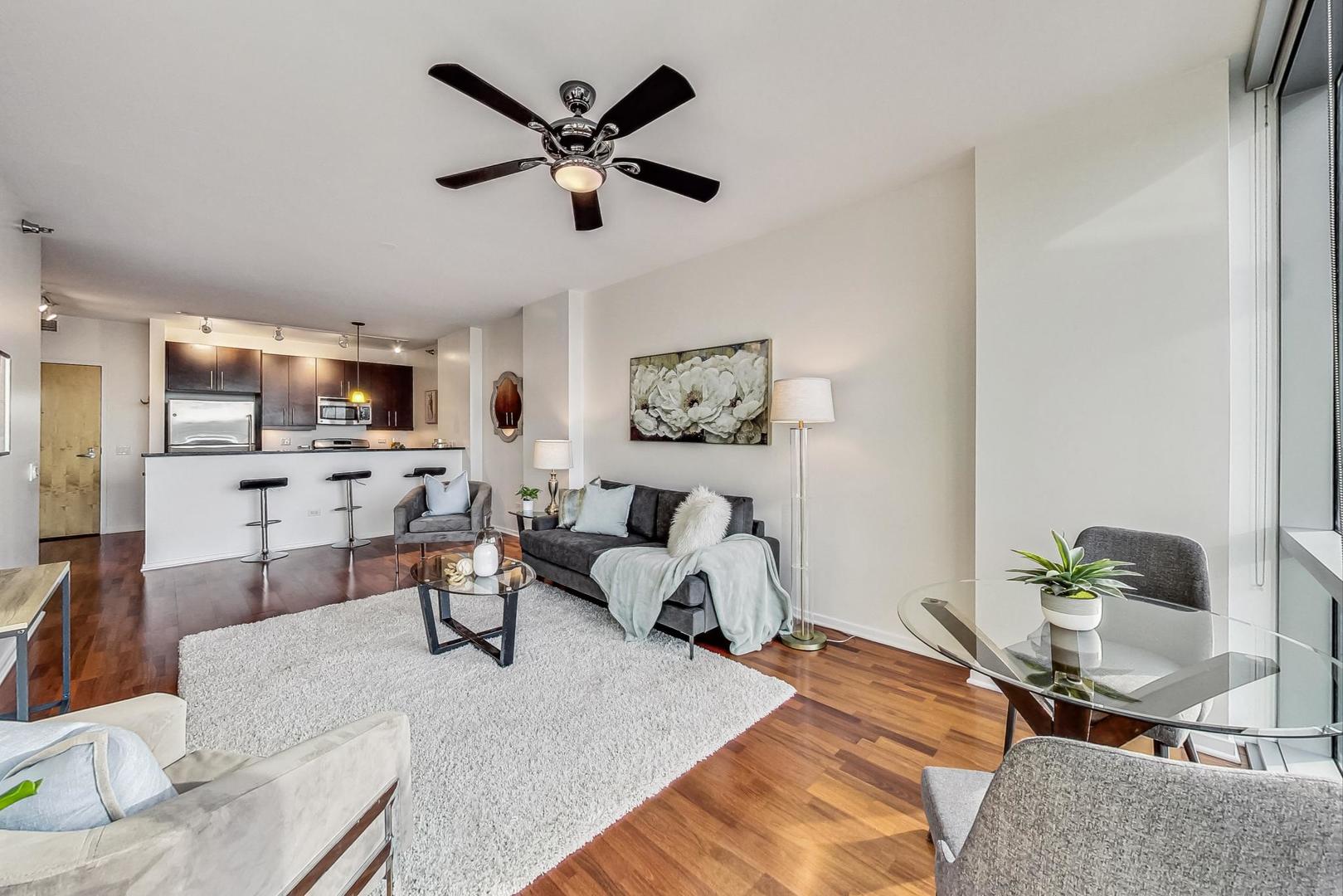 123 S Green Street Unit: 1010B