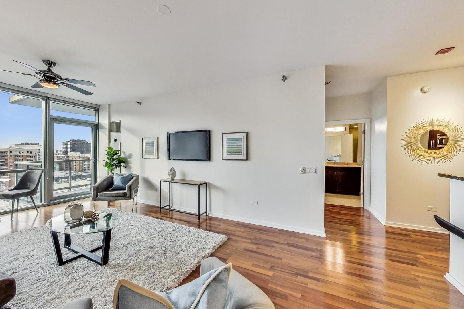 123 S Green Street Unit: 1010B