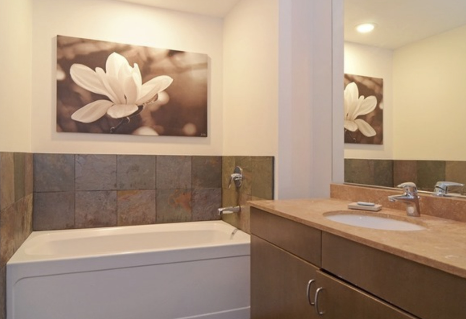 125 S Green Street Unit: 210A