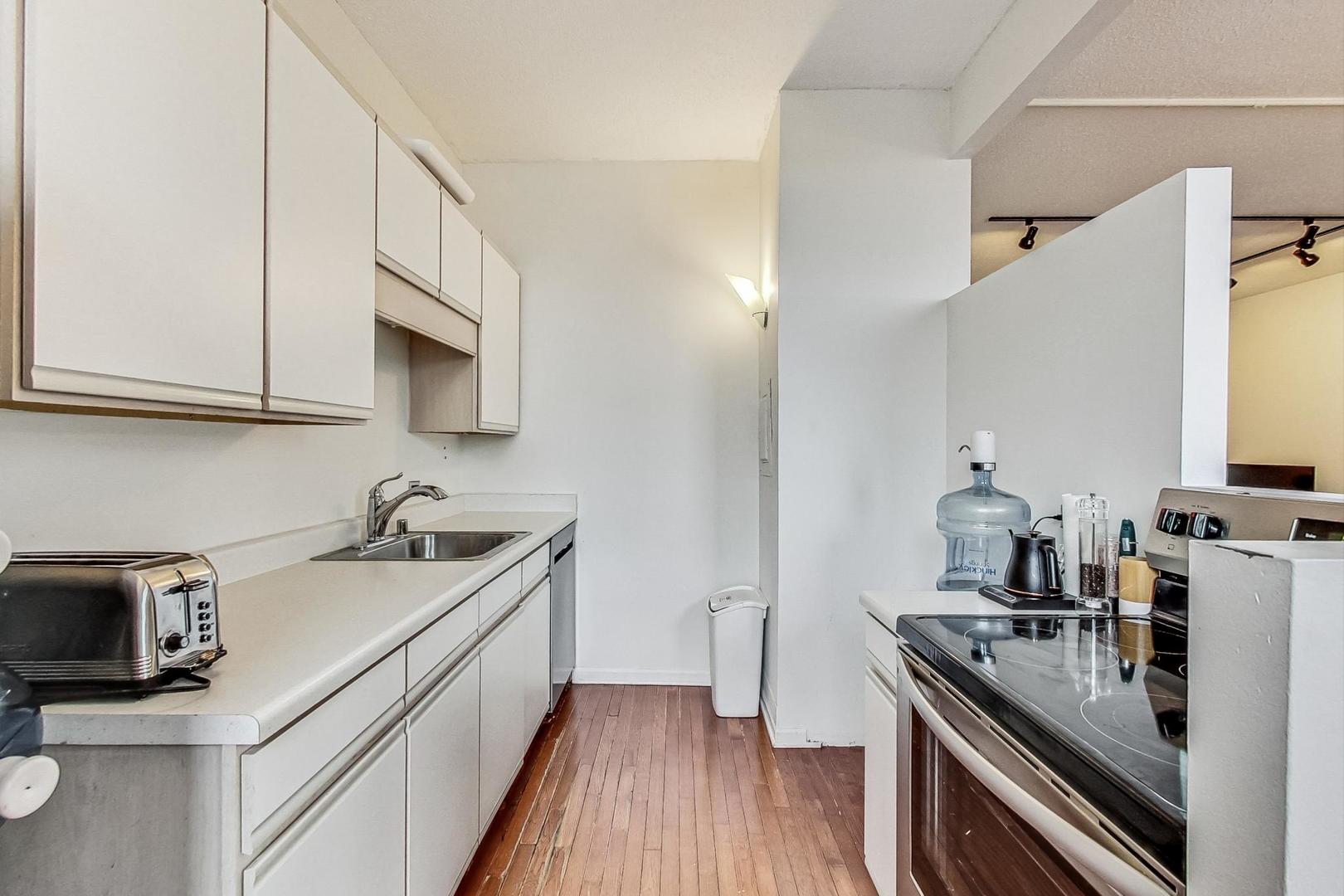 600 S Dearborn Street Unit: 1804