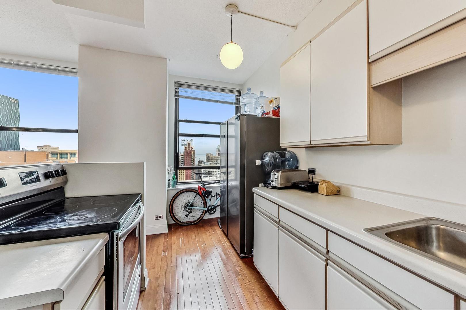 600 S Dearborn Street Unit: 1804