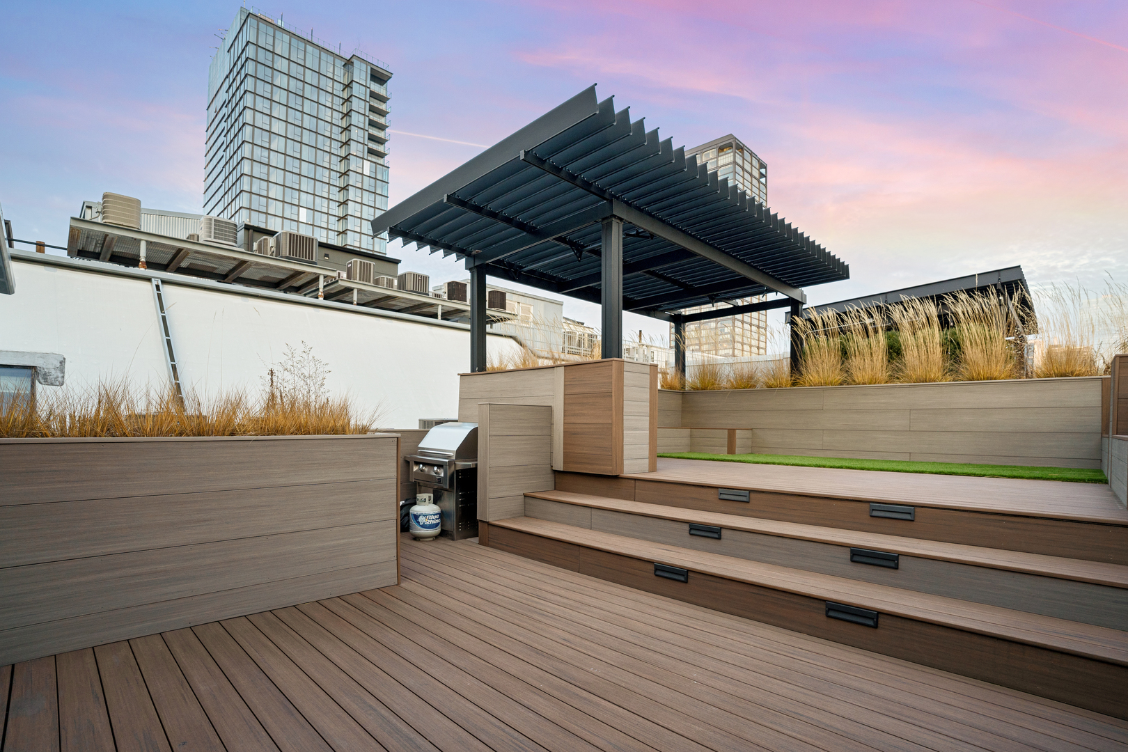 1000 W Washington Boulevard Unit: 305