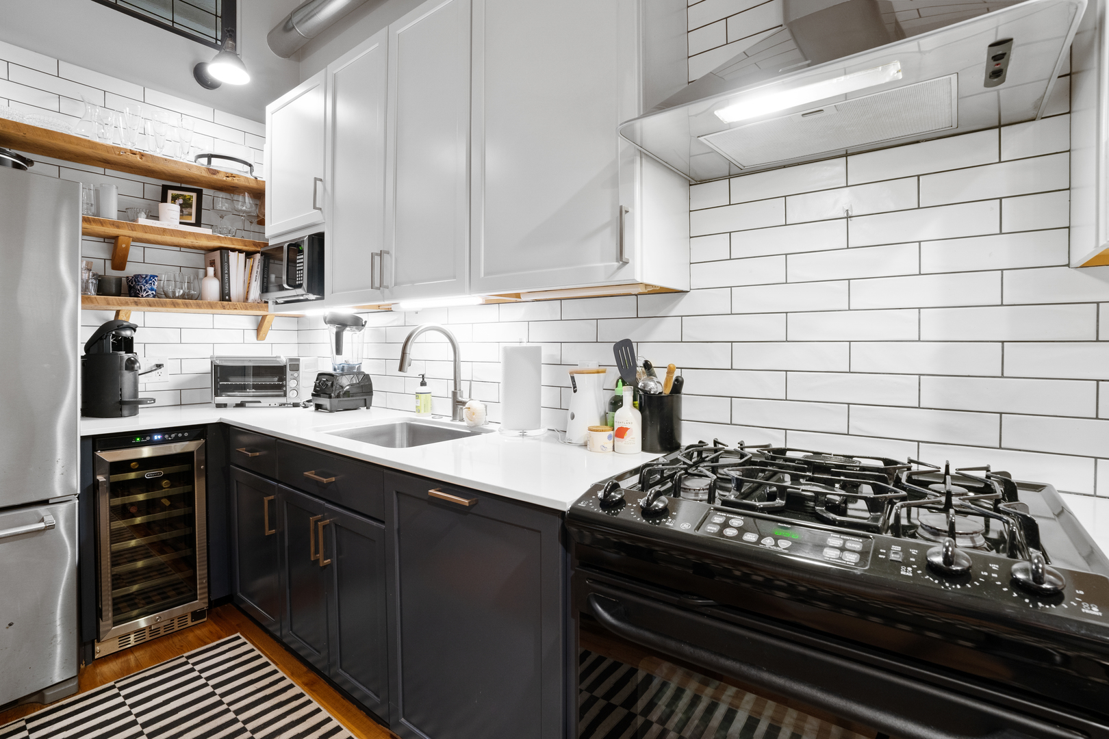 1000 W Washington Boulevard Unit: 305