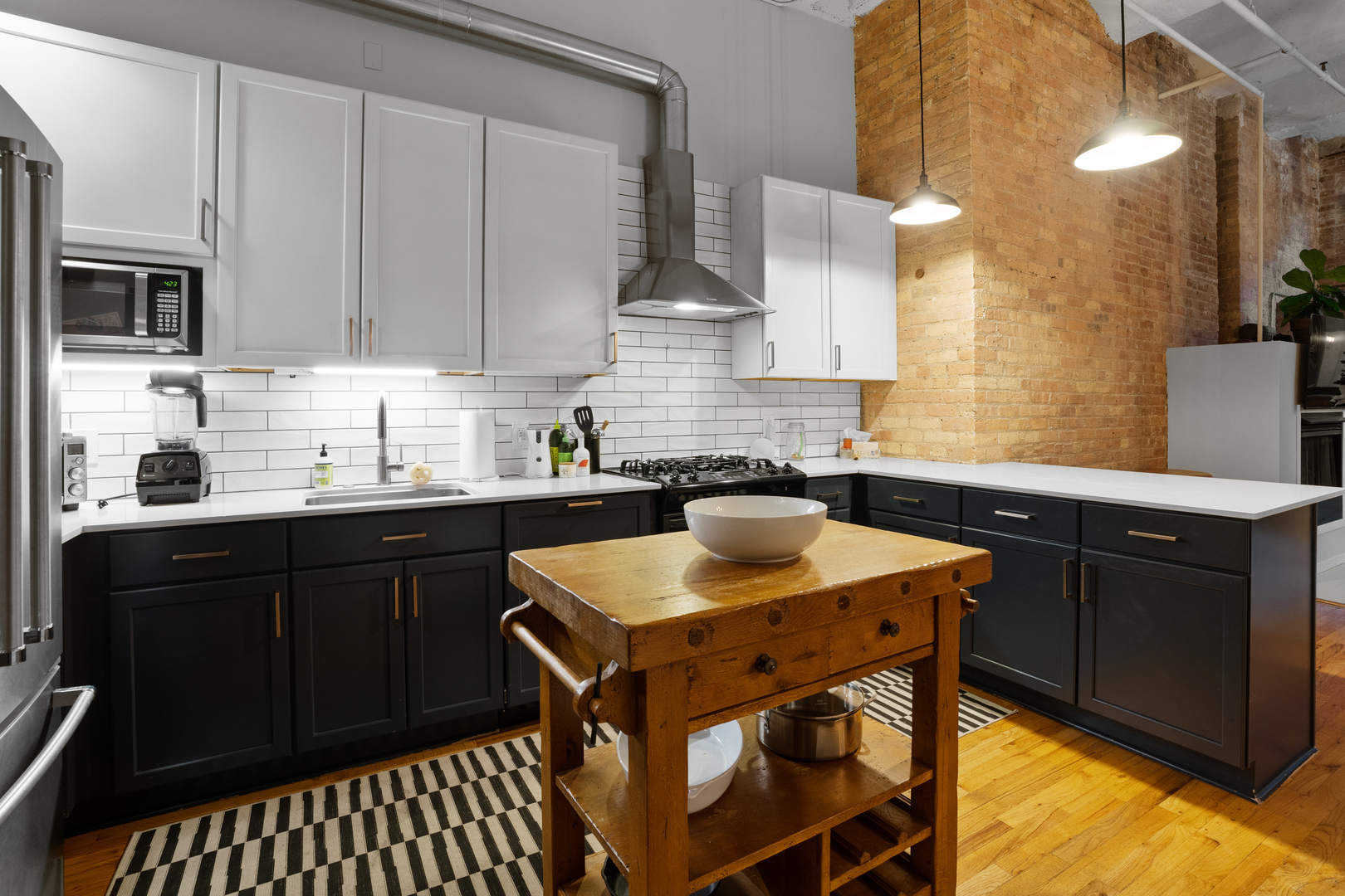 1000 W Washington Boulevard Unit: 305