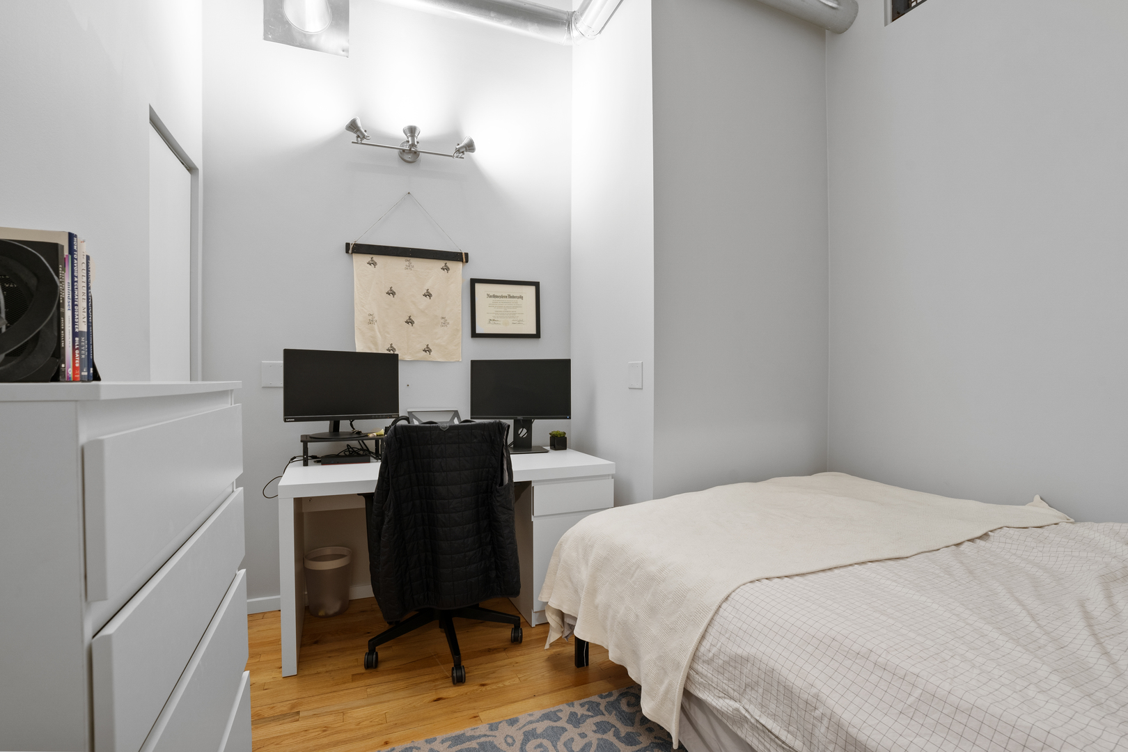 1000 W Washington Boulevard Unit: 305