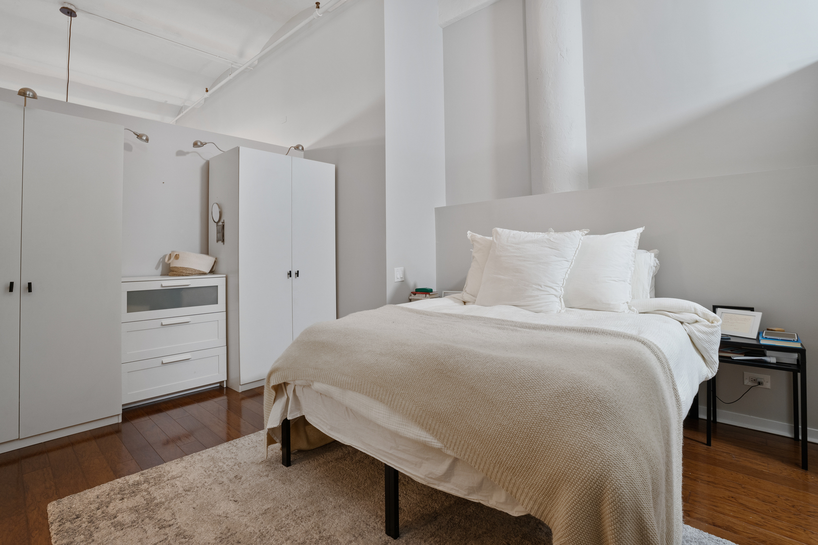 1000 W Washington Boulevard Unit: 305